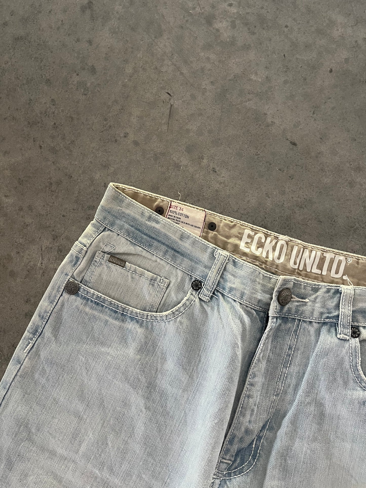 light wash eckos w back hit