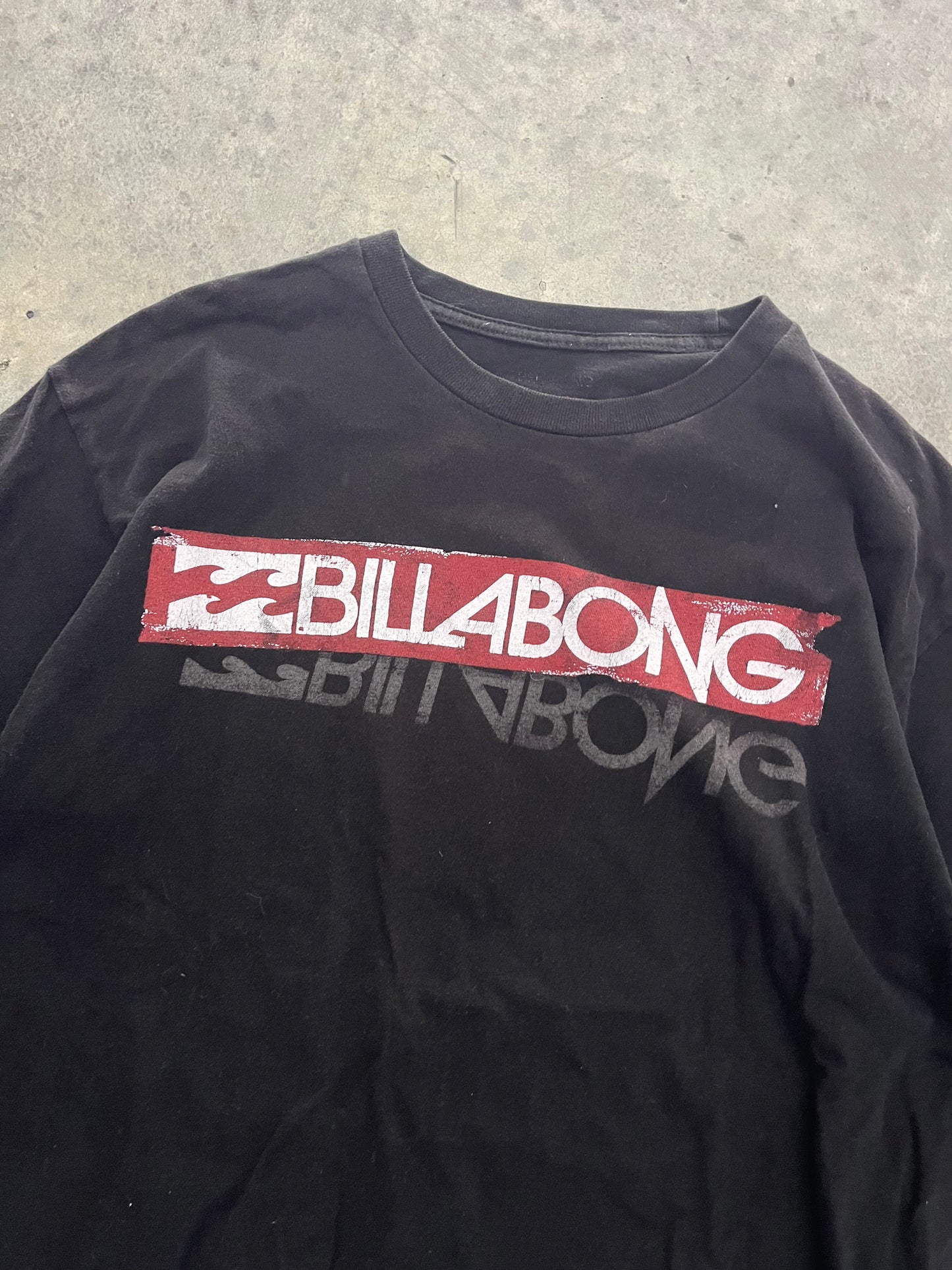 billabong tee - L