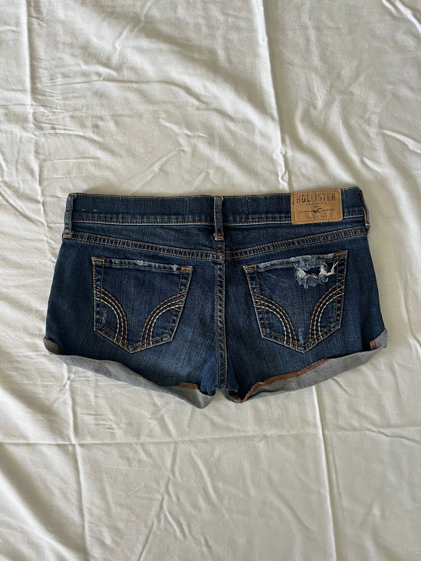 hollister denim mini shorts - 28