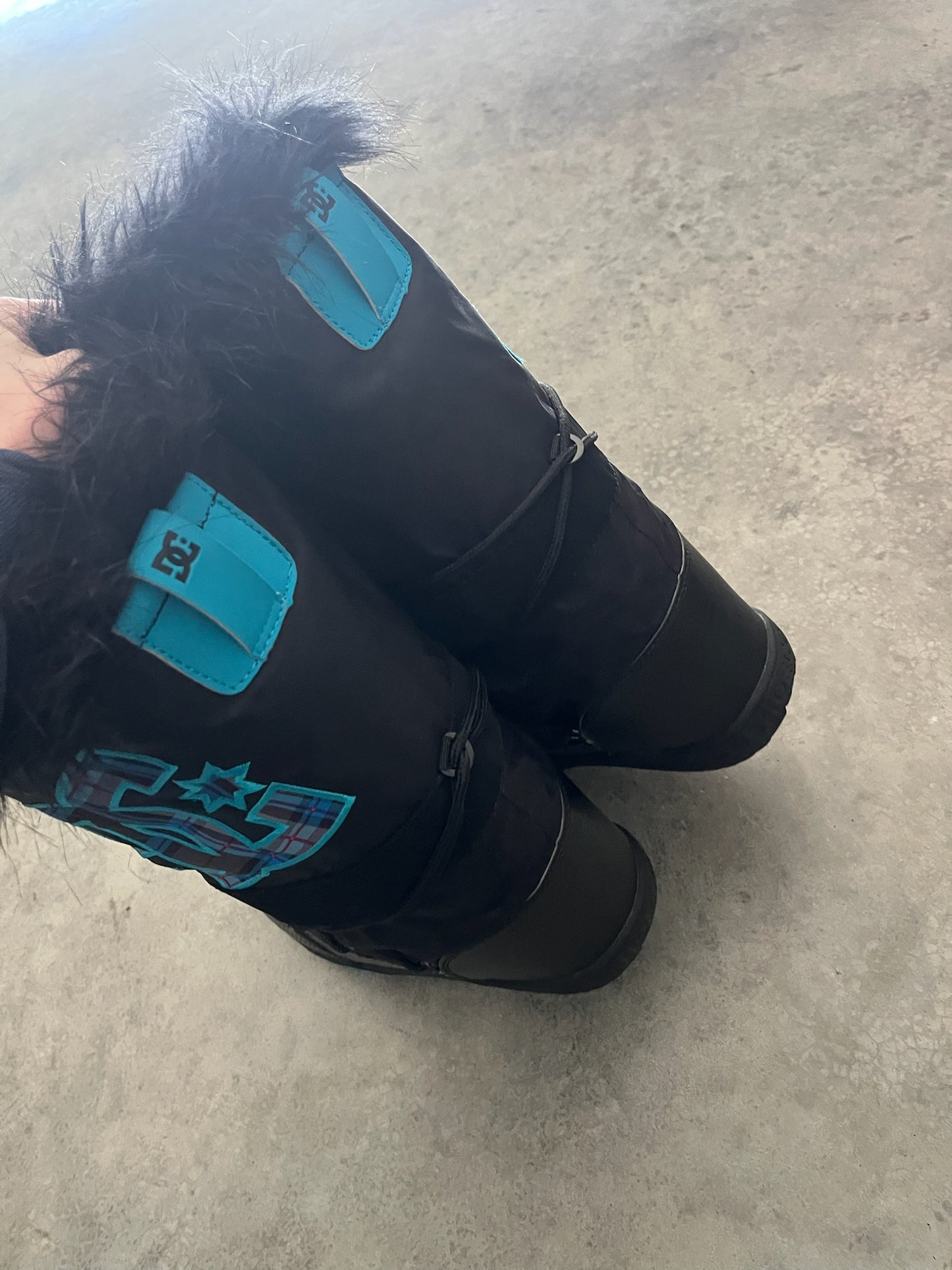 DC Boots - US 8 - EU 39