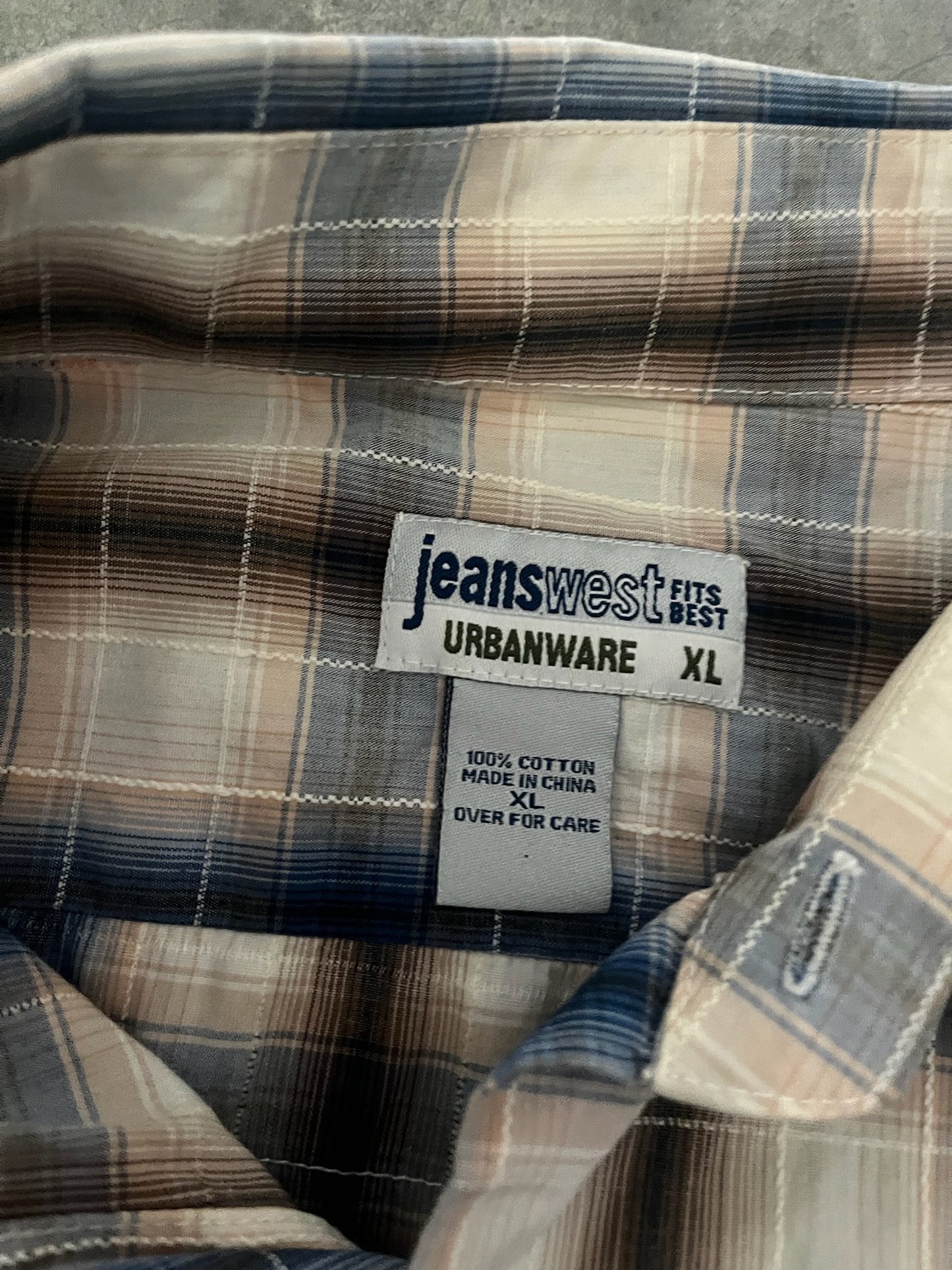 cleannnn jeanswest button up