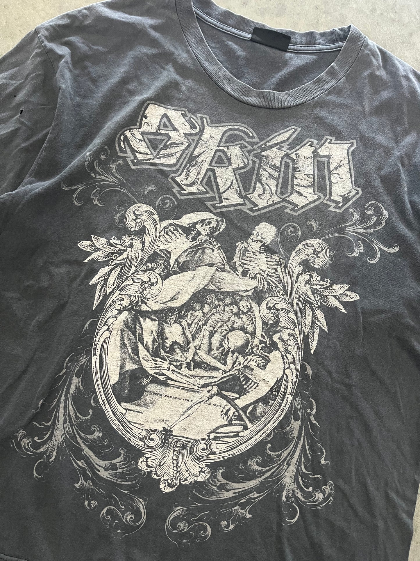 skin industries tee - XXL