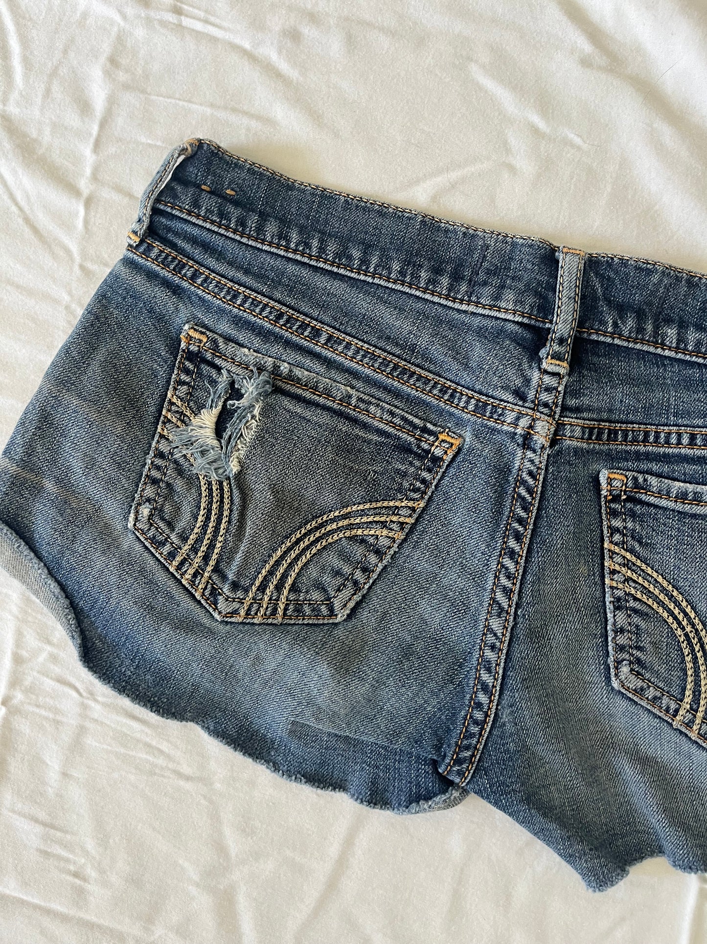 hollister denim mini shorts - 28