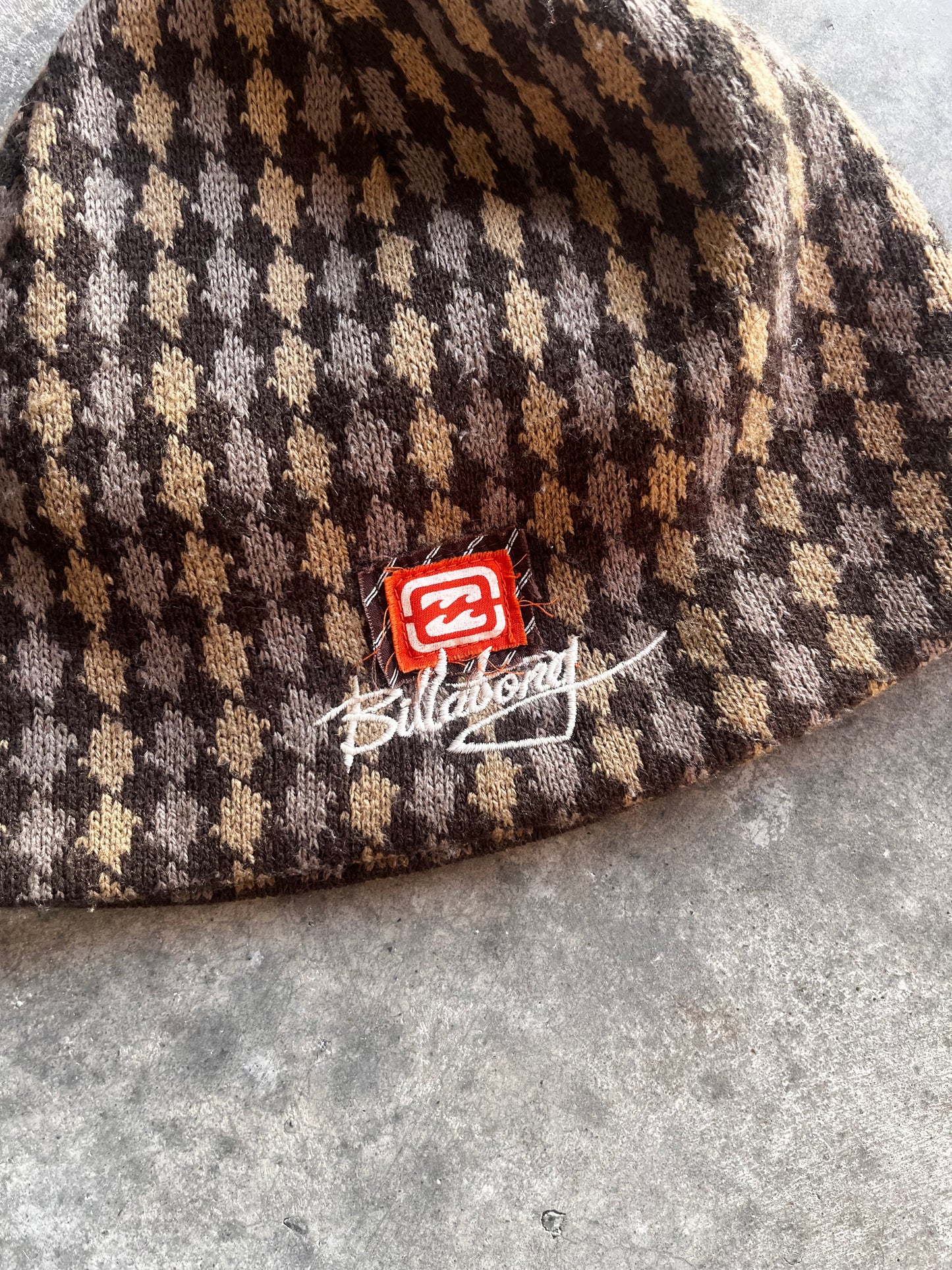 reversible billabong beanie