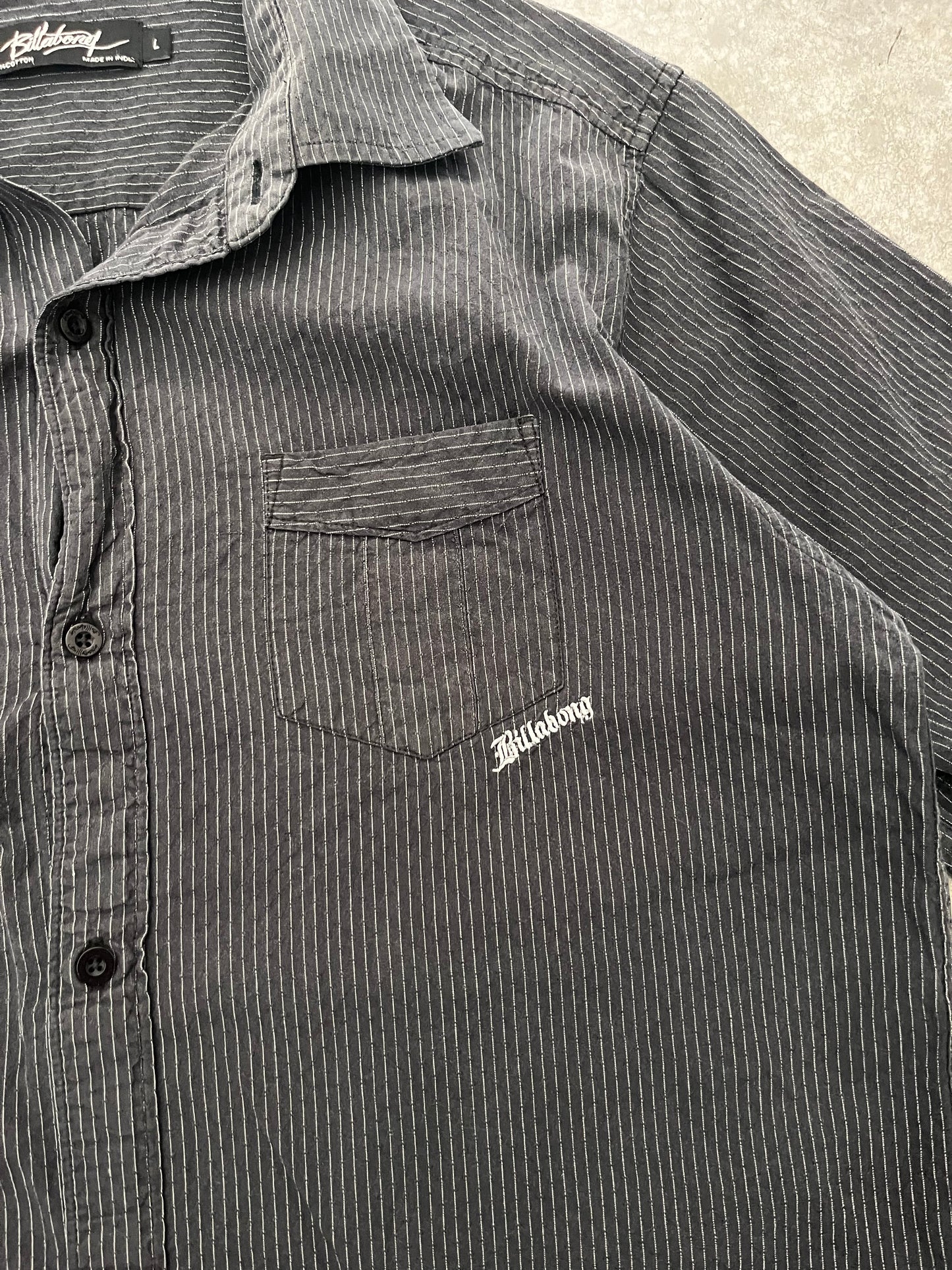 Billabong button up - L