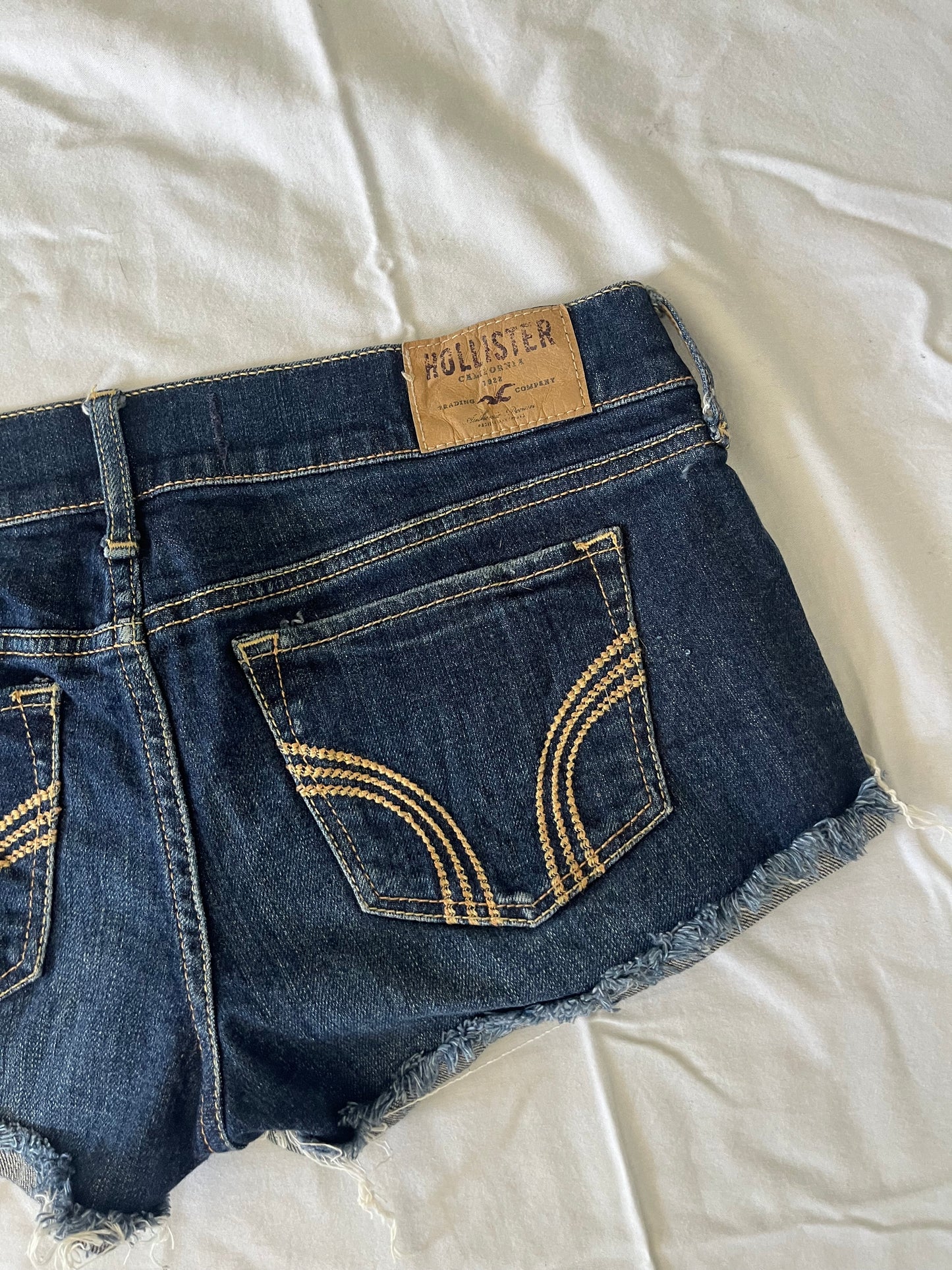 hollister denim mini shorts - 30
