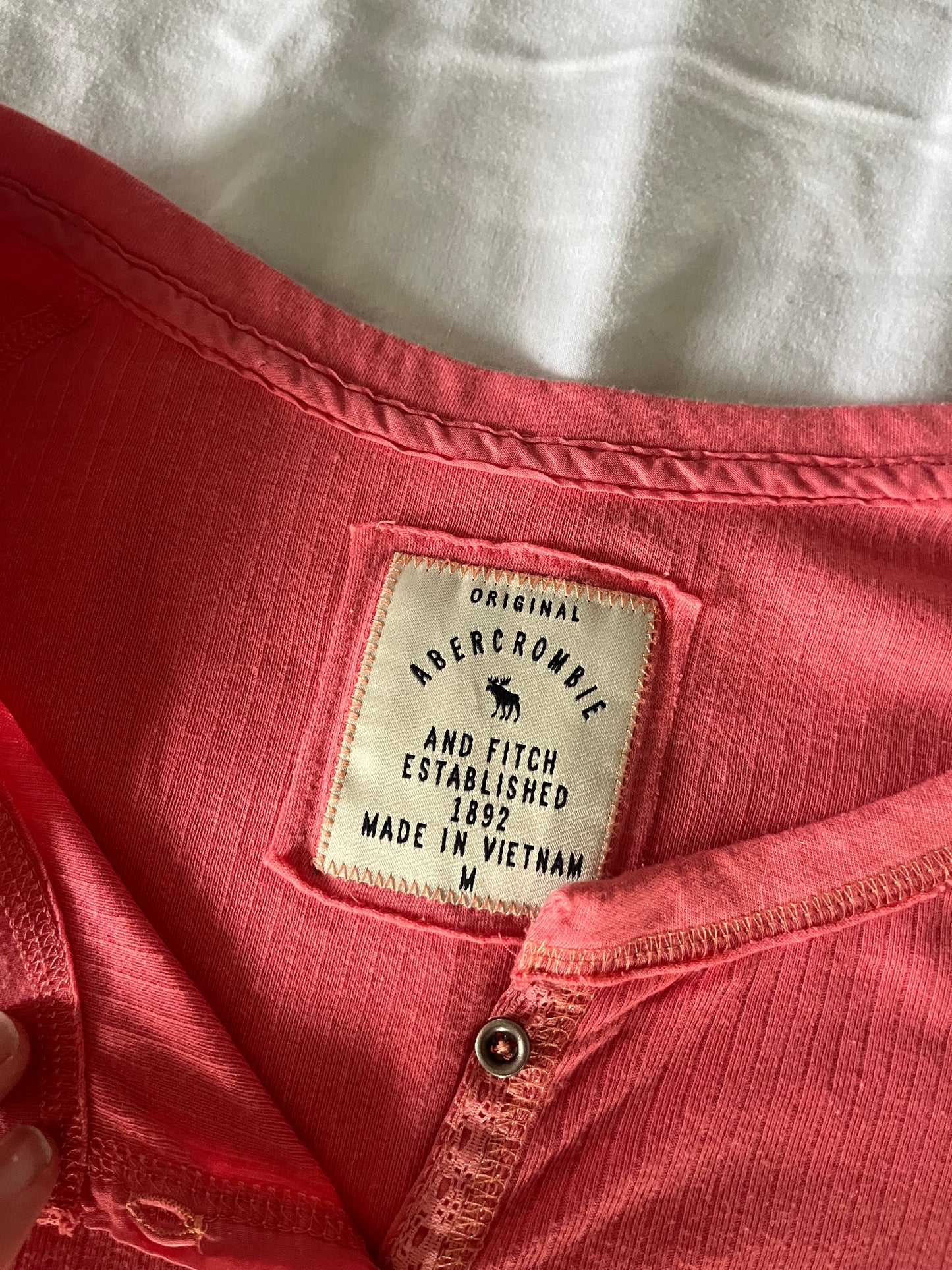 abercrombie henley short sleeve - M