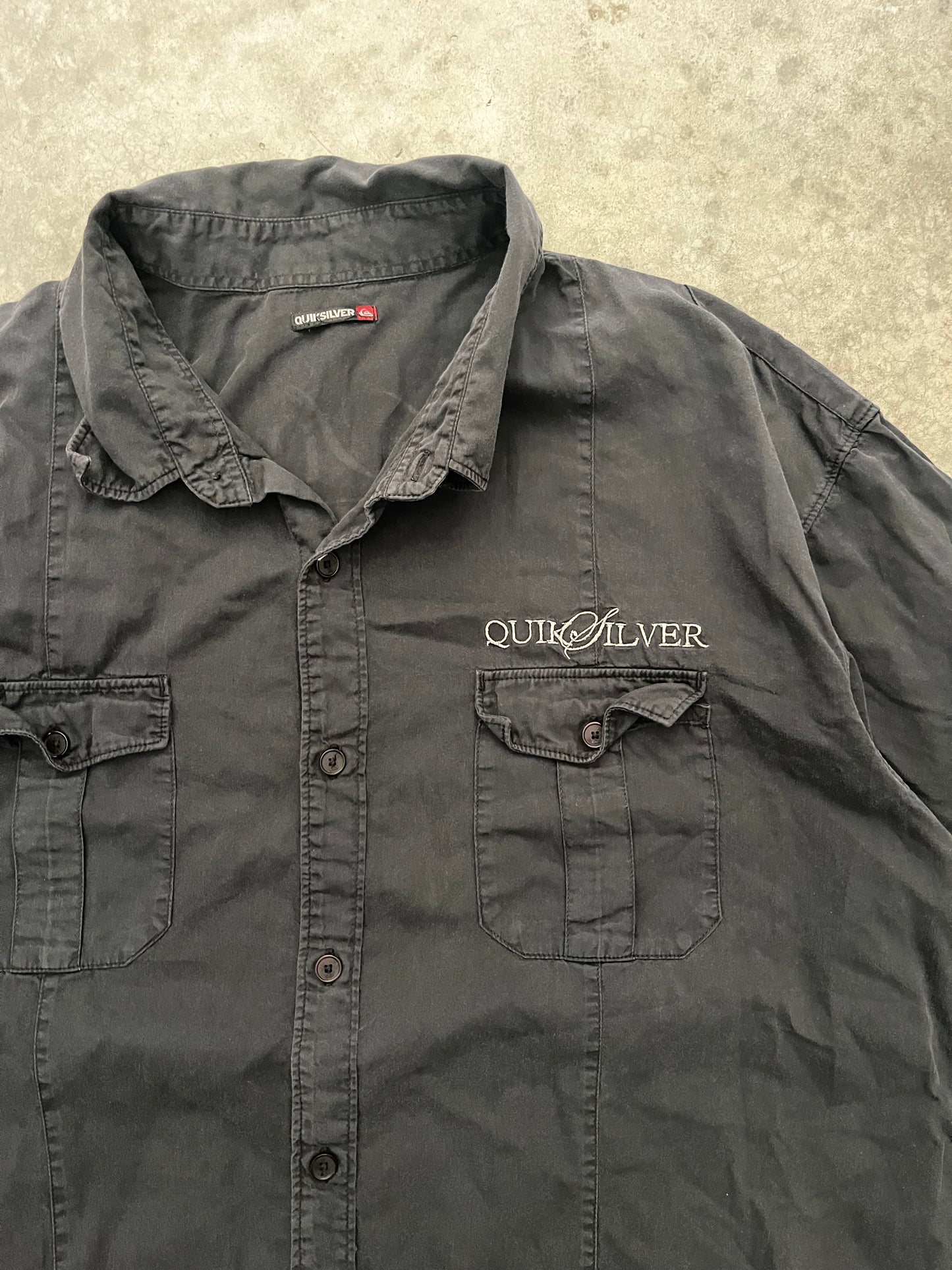 Quiksilver button up - XL