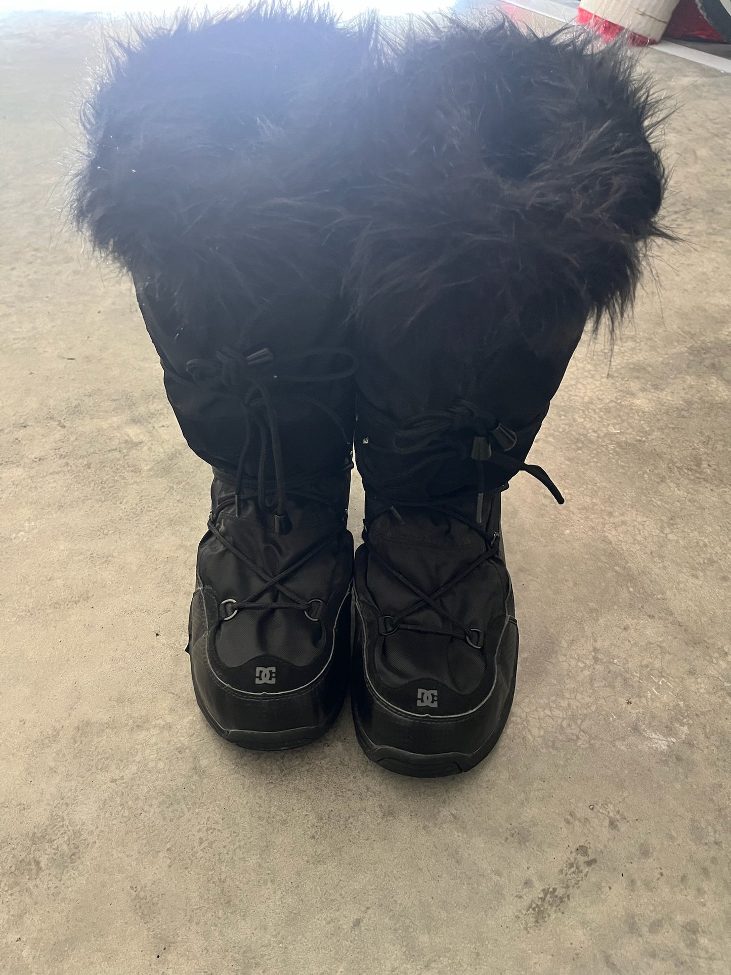 DC Fur boots - US 10 - EU 42