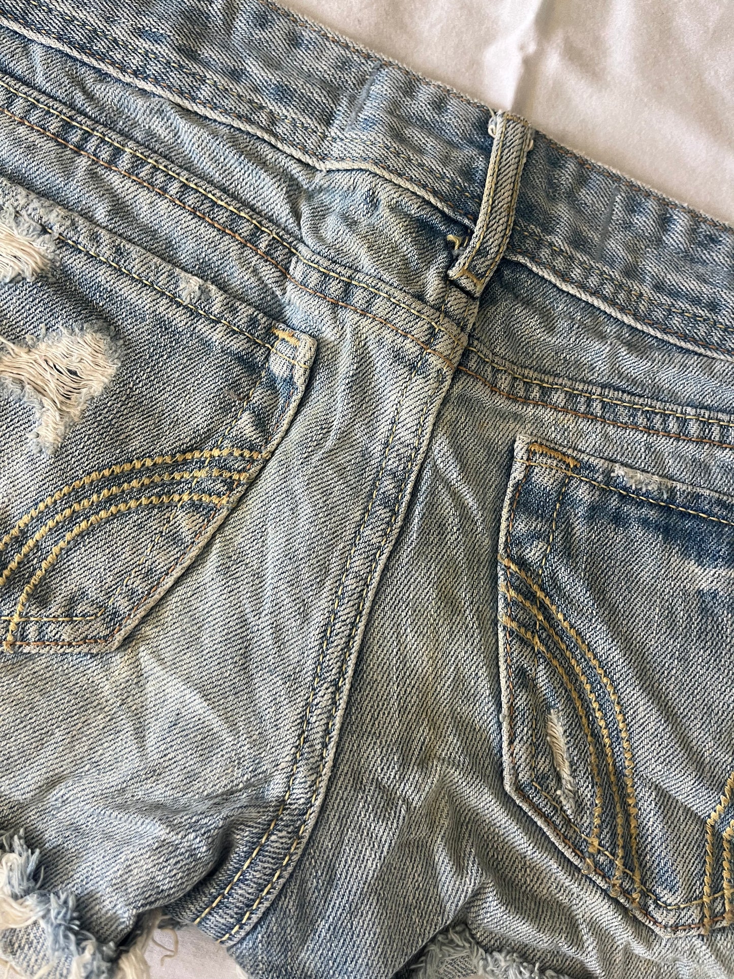 hollister denim mini shorts - 28