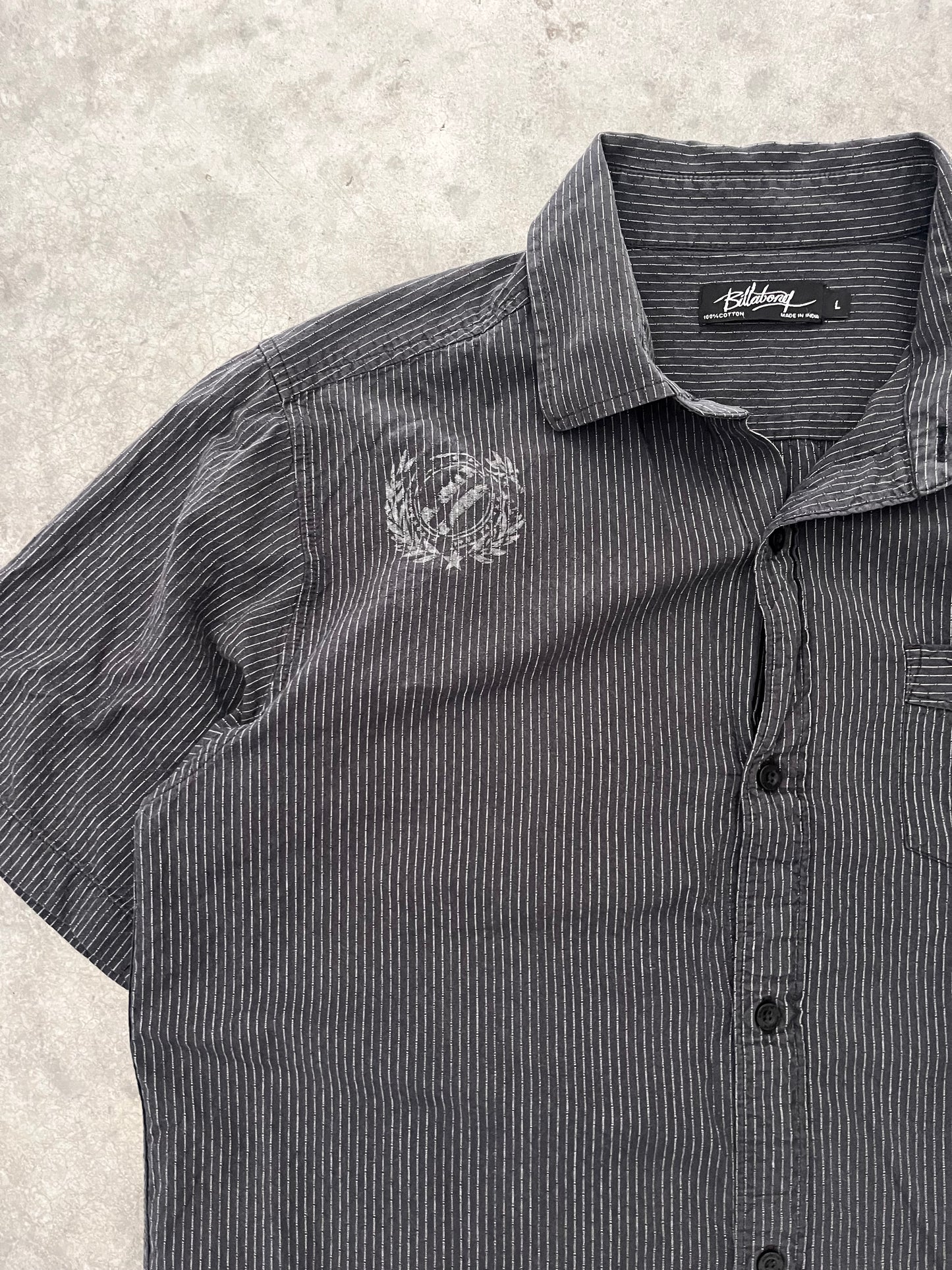 Billabong button up - L