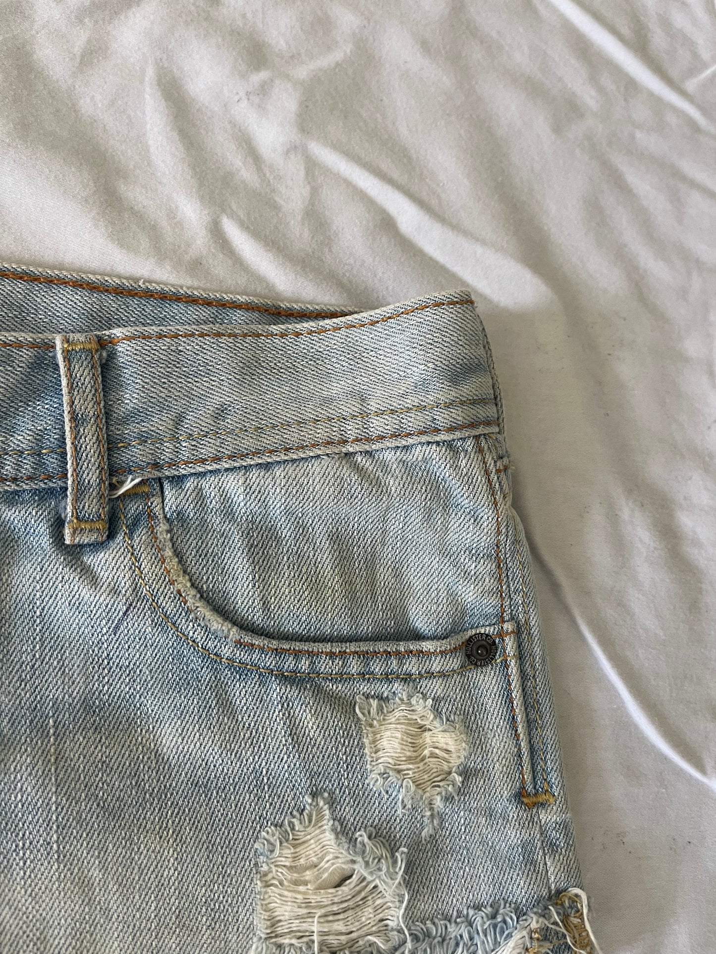 hollister denim mini shorts - 28