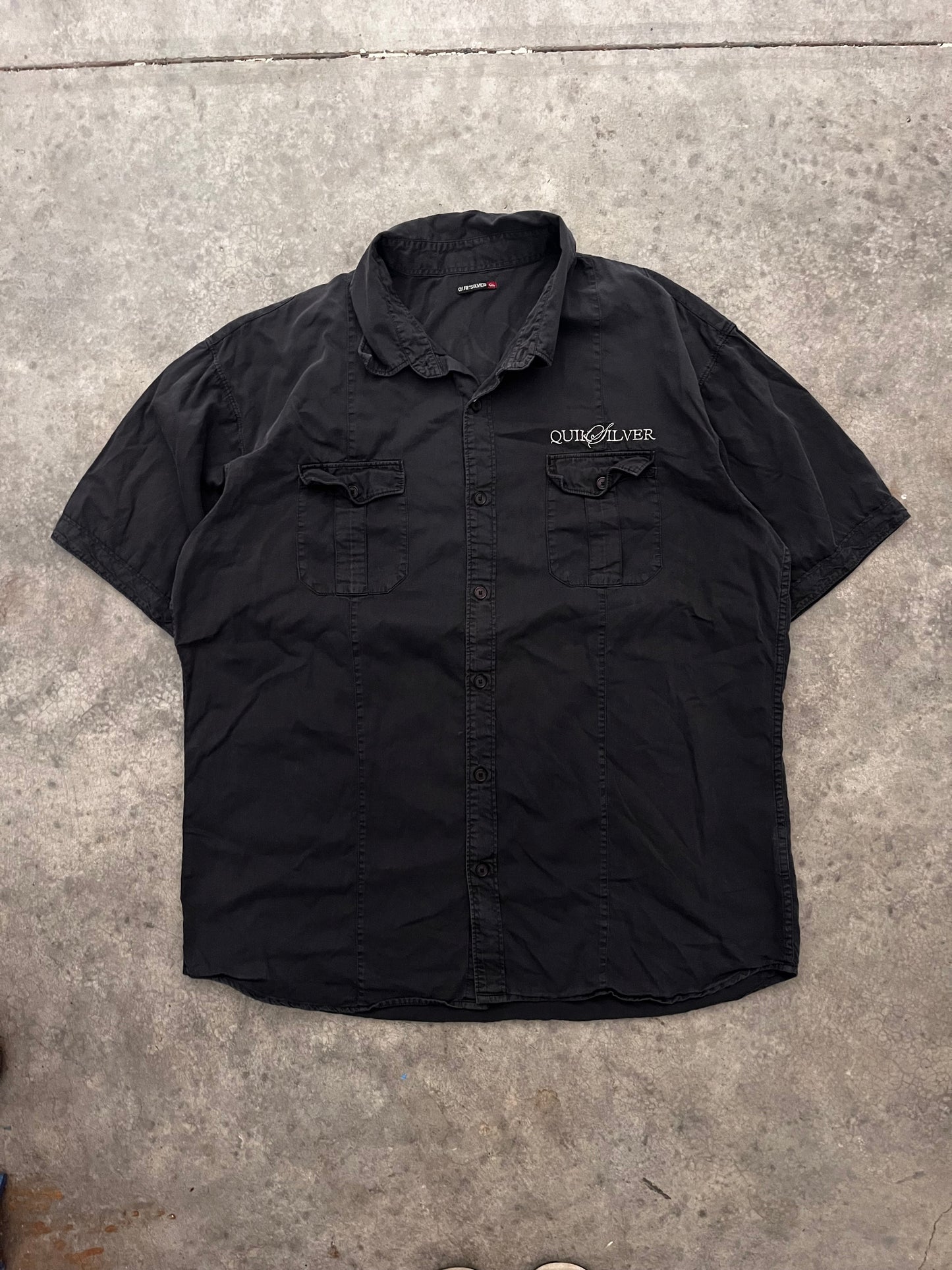 Quiksilver button up - XL
