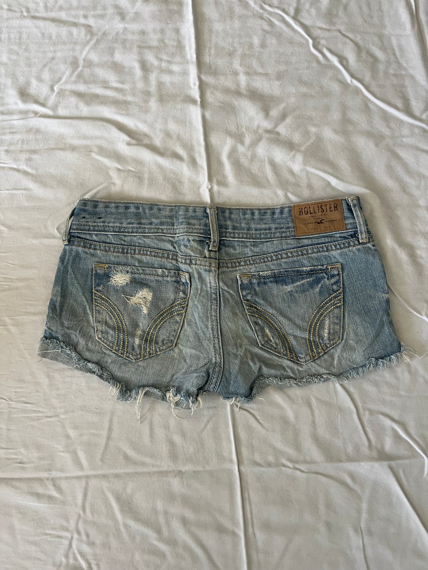 hollister denim mini shorts - 28