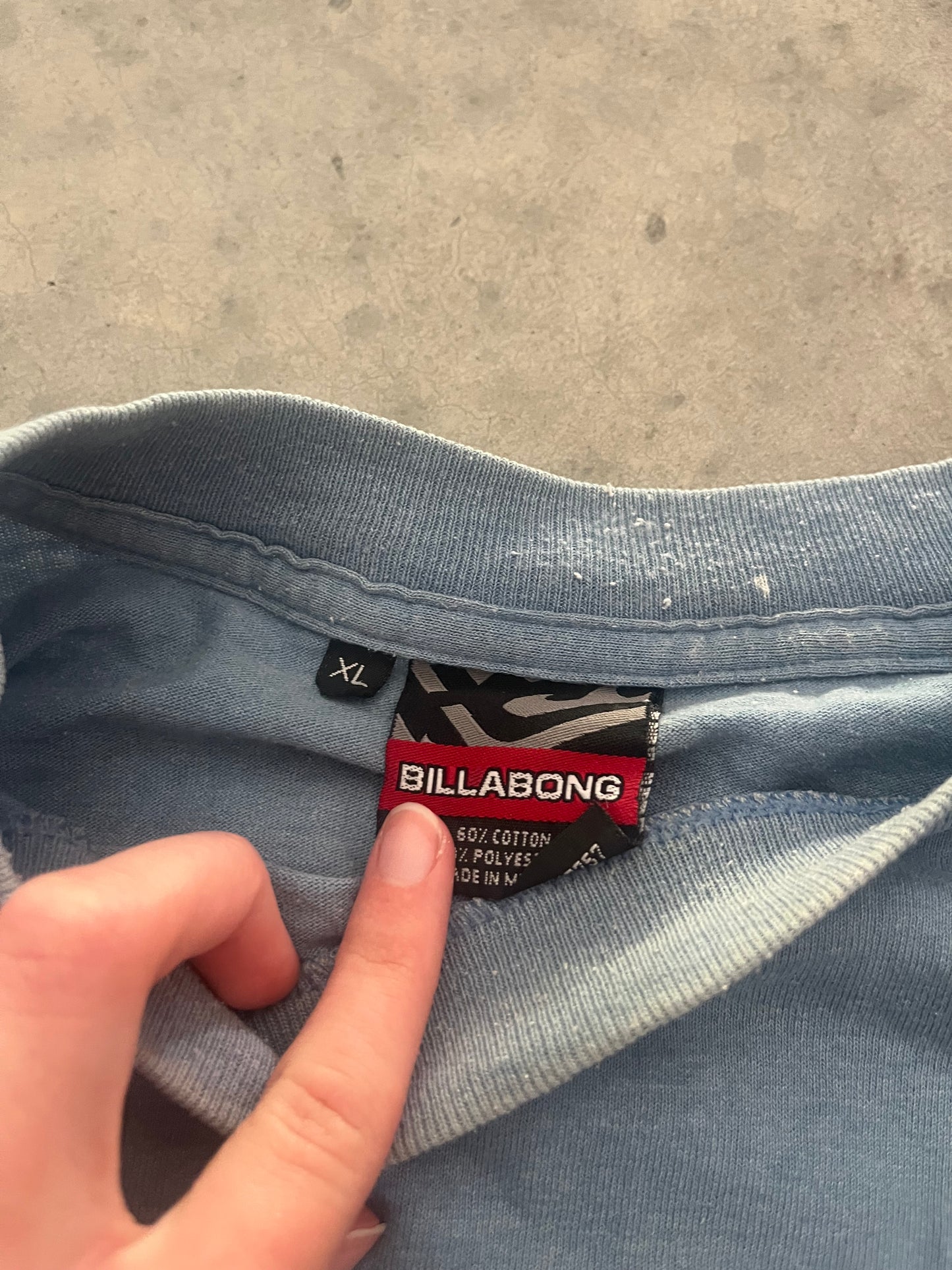 faded billabong tee - XL