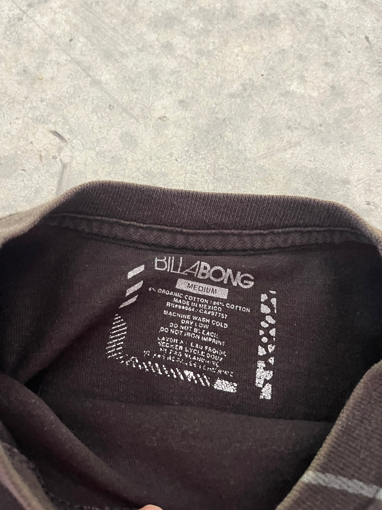billabong tee - M