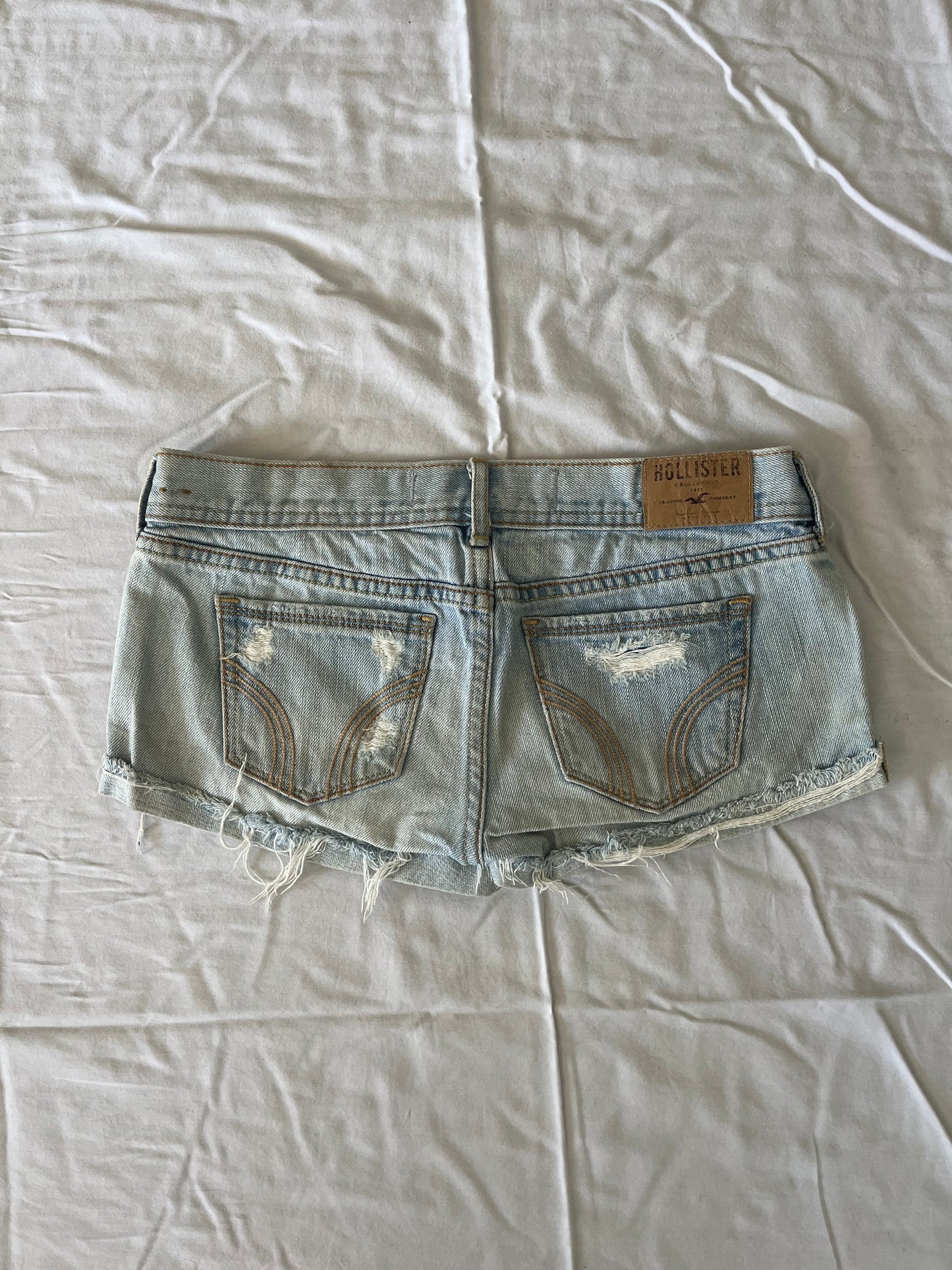 hollister denim mini shorts - 28