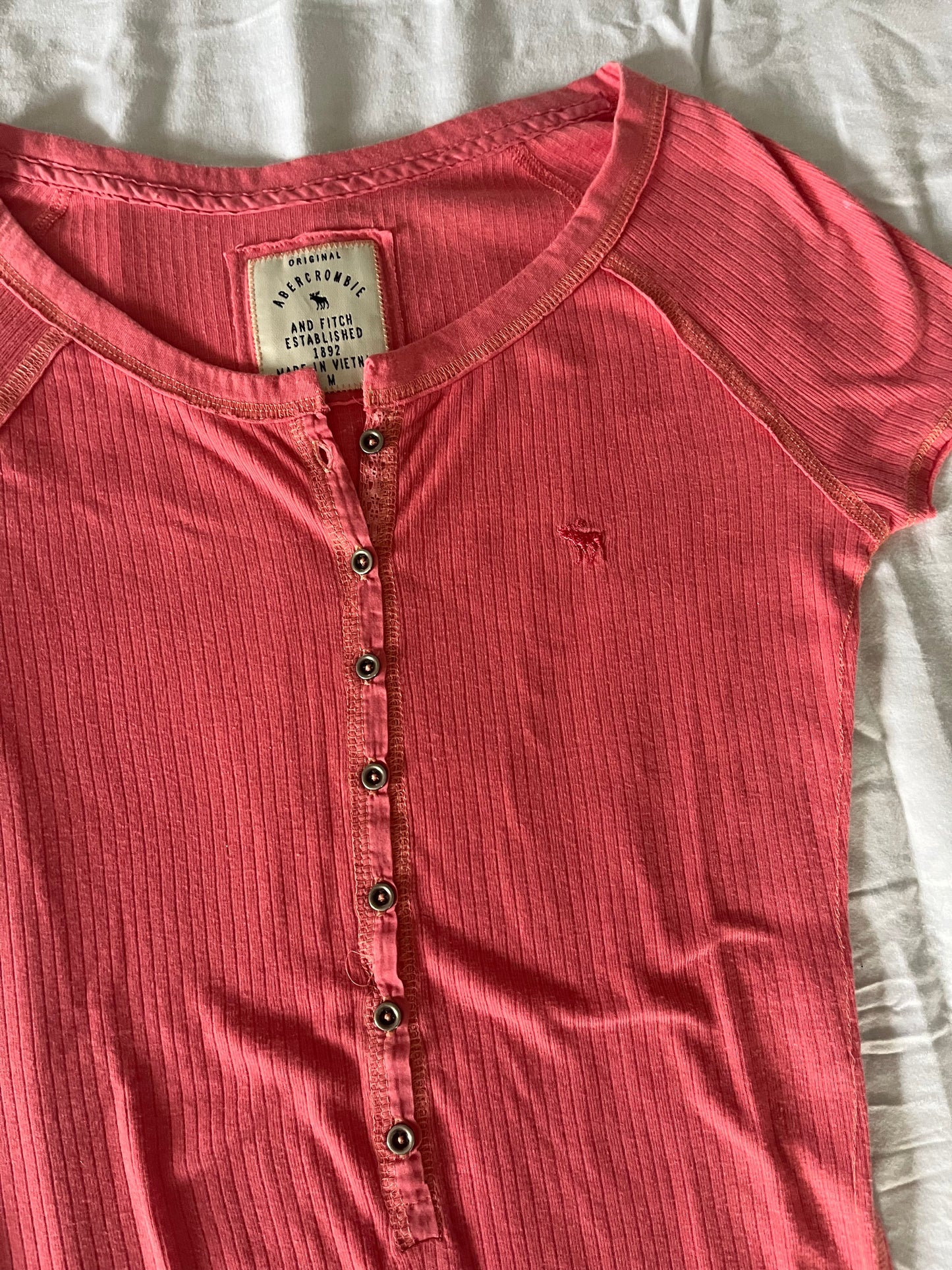 abercrombie henley short sleeve - M
