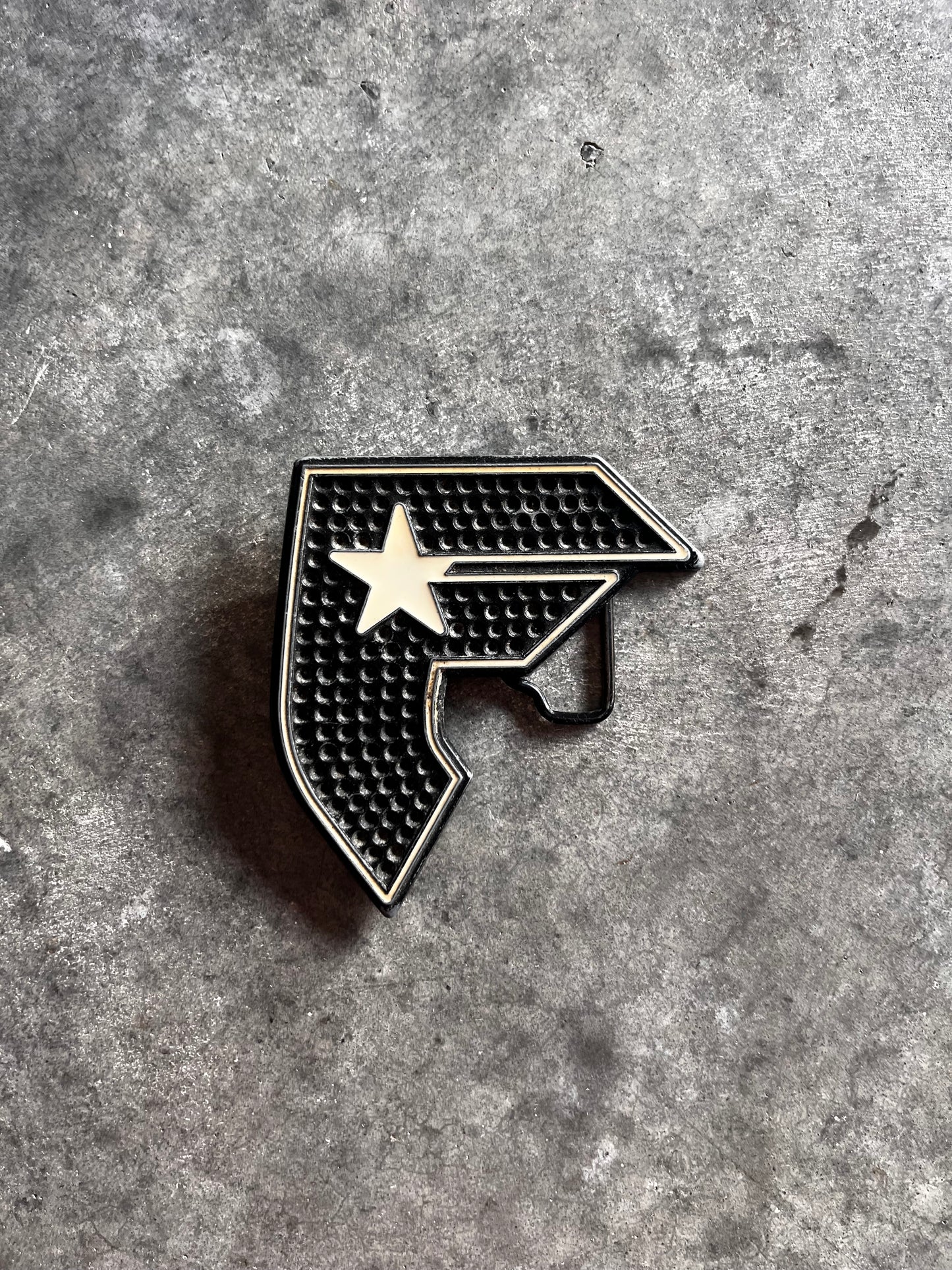 famous stars and straps belt buckle