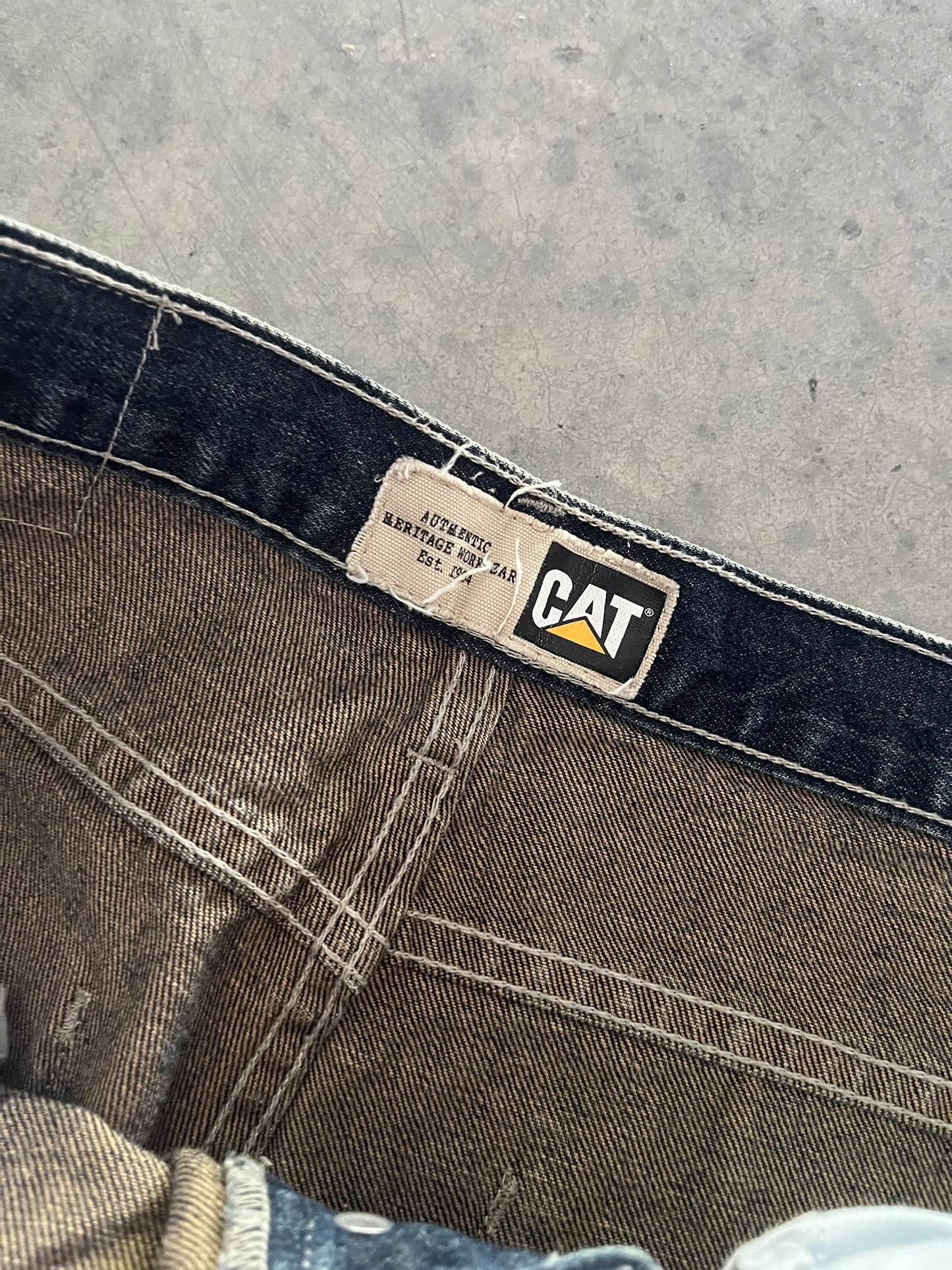 CAT jorts
