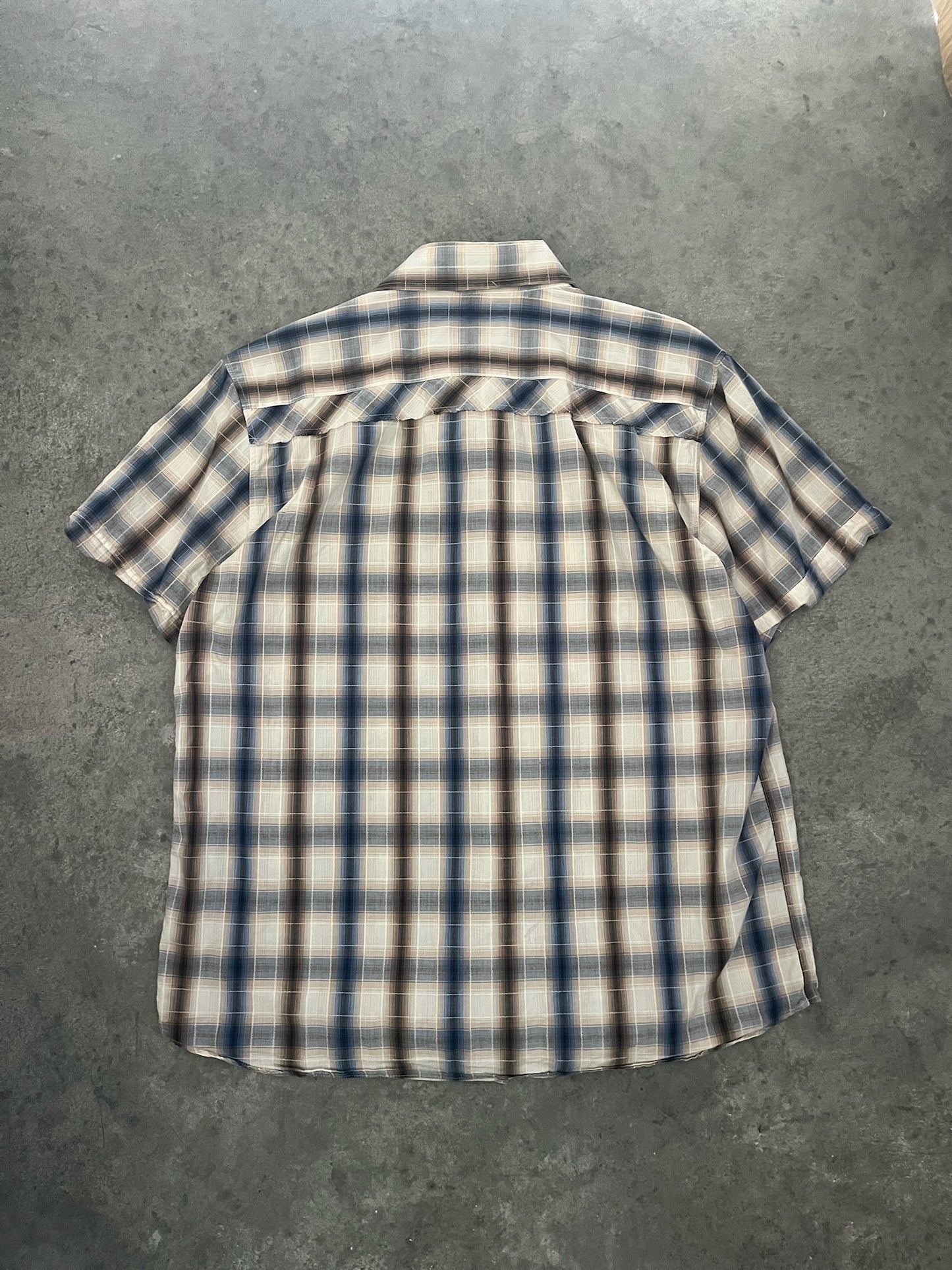 cleannnn jeanswest button up