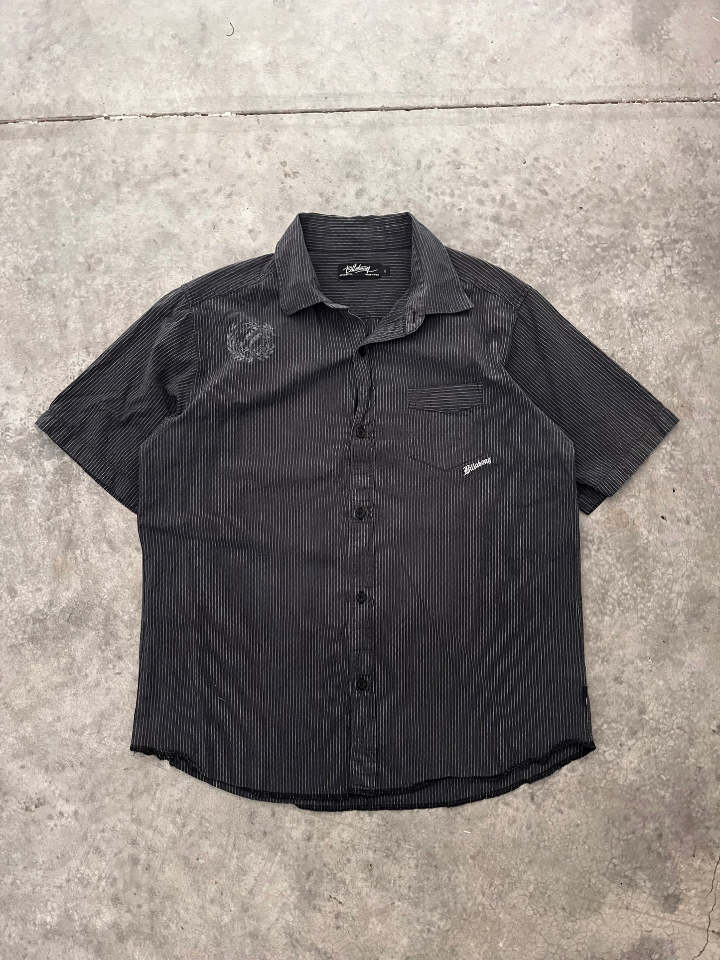 Billabong button up - L