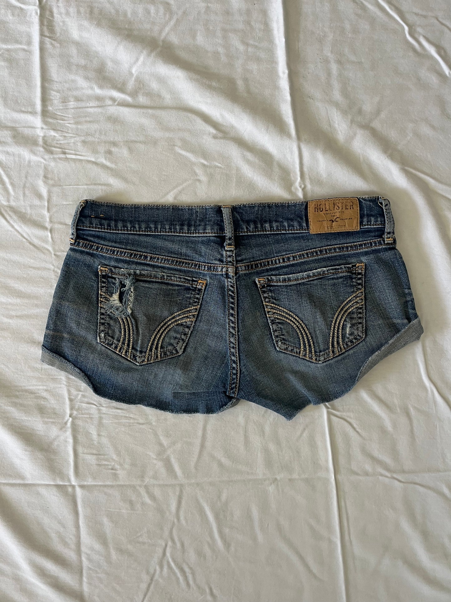 hollister denim mini shorts - 28