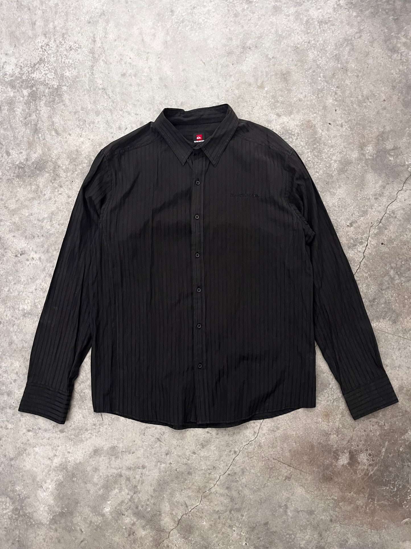 quiksilver button up - XL