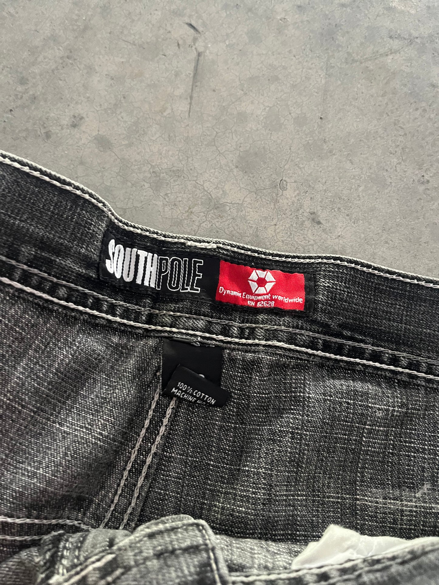 Red tab southpole jorts