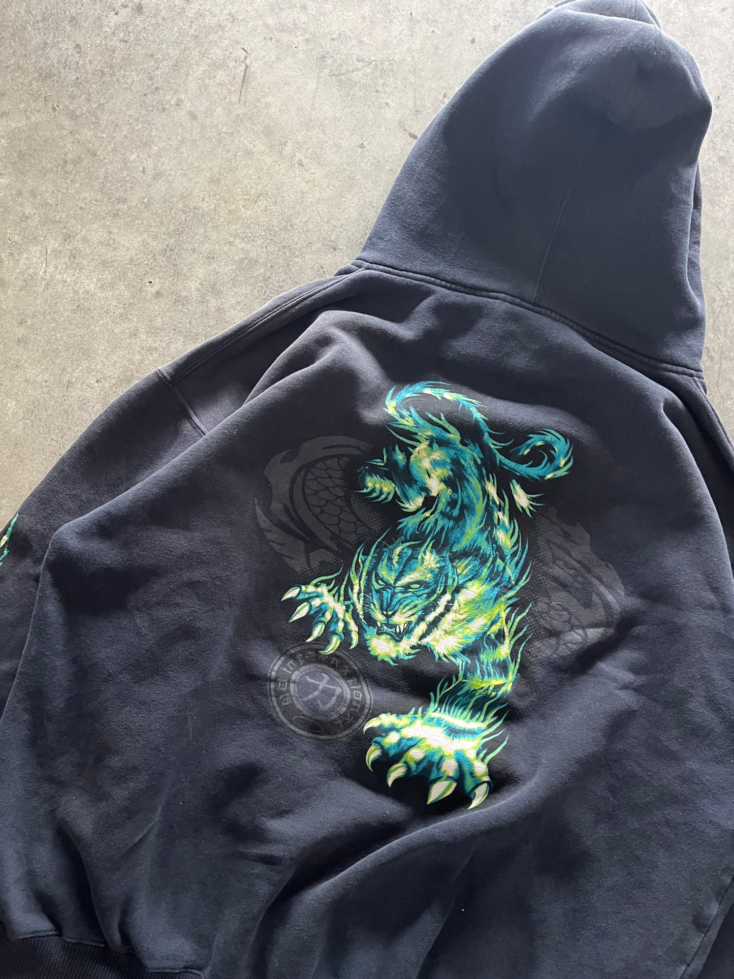 Top heavy hoodie - L