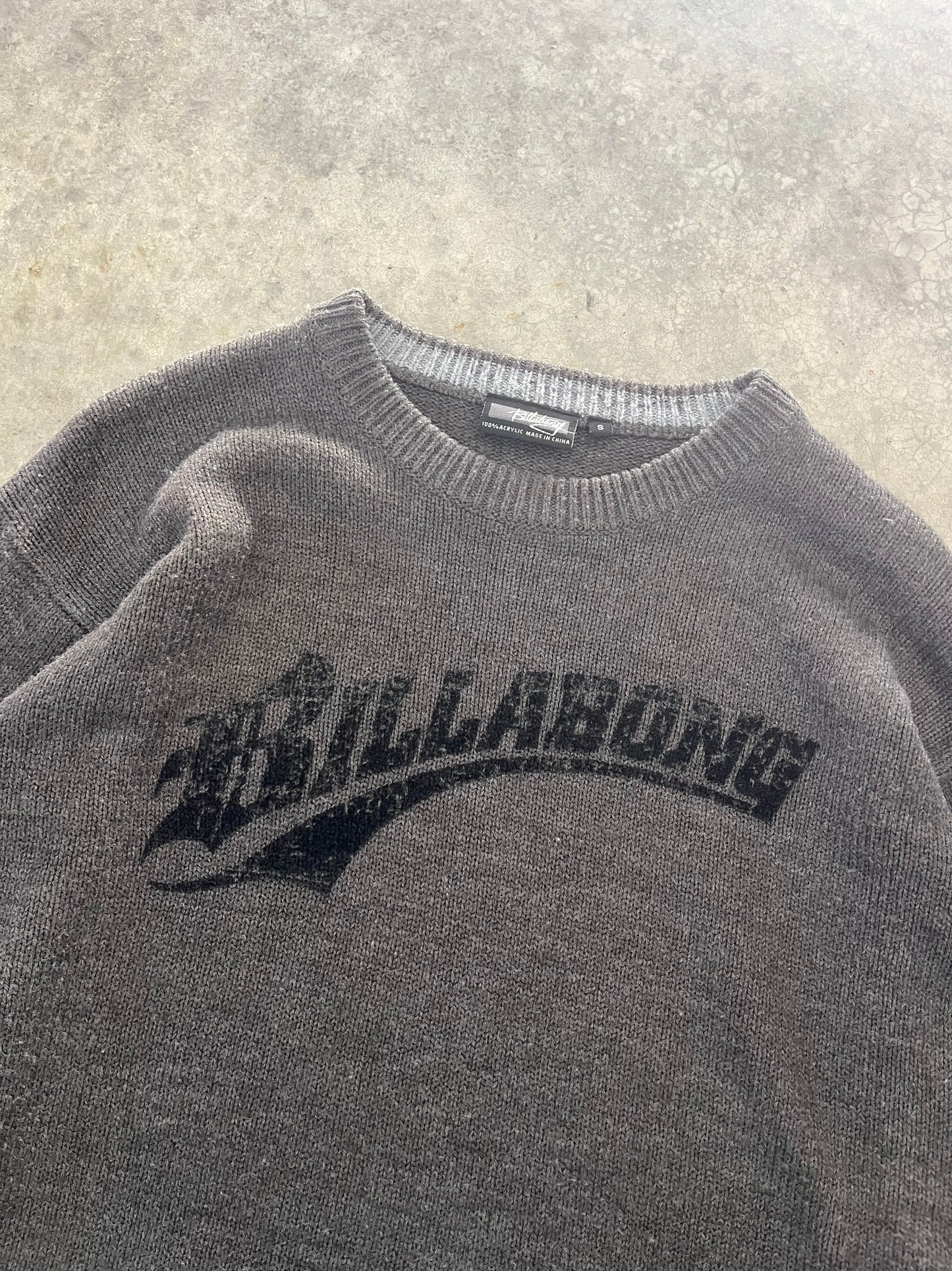 billabong sweater - M