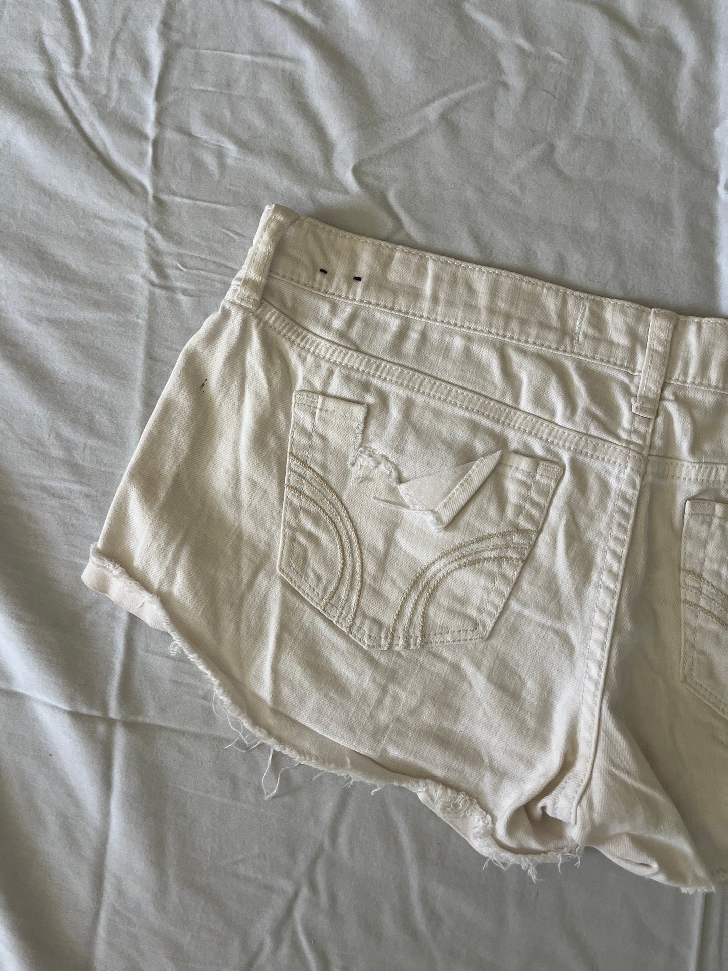 hollister denim mini shorts - 32