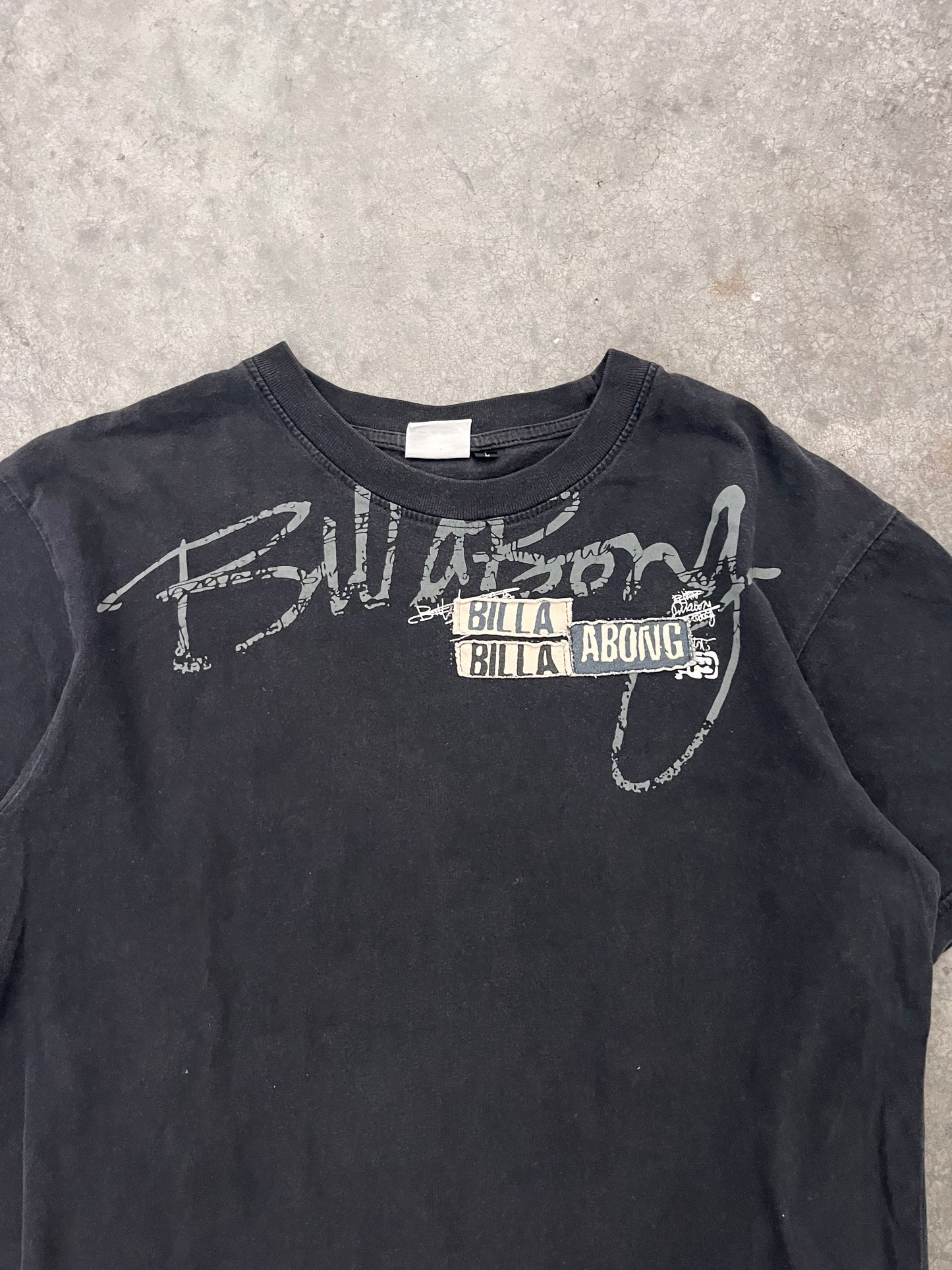 billabong tee - L