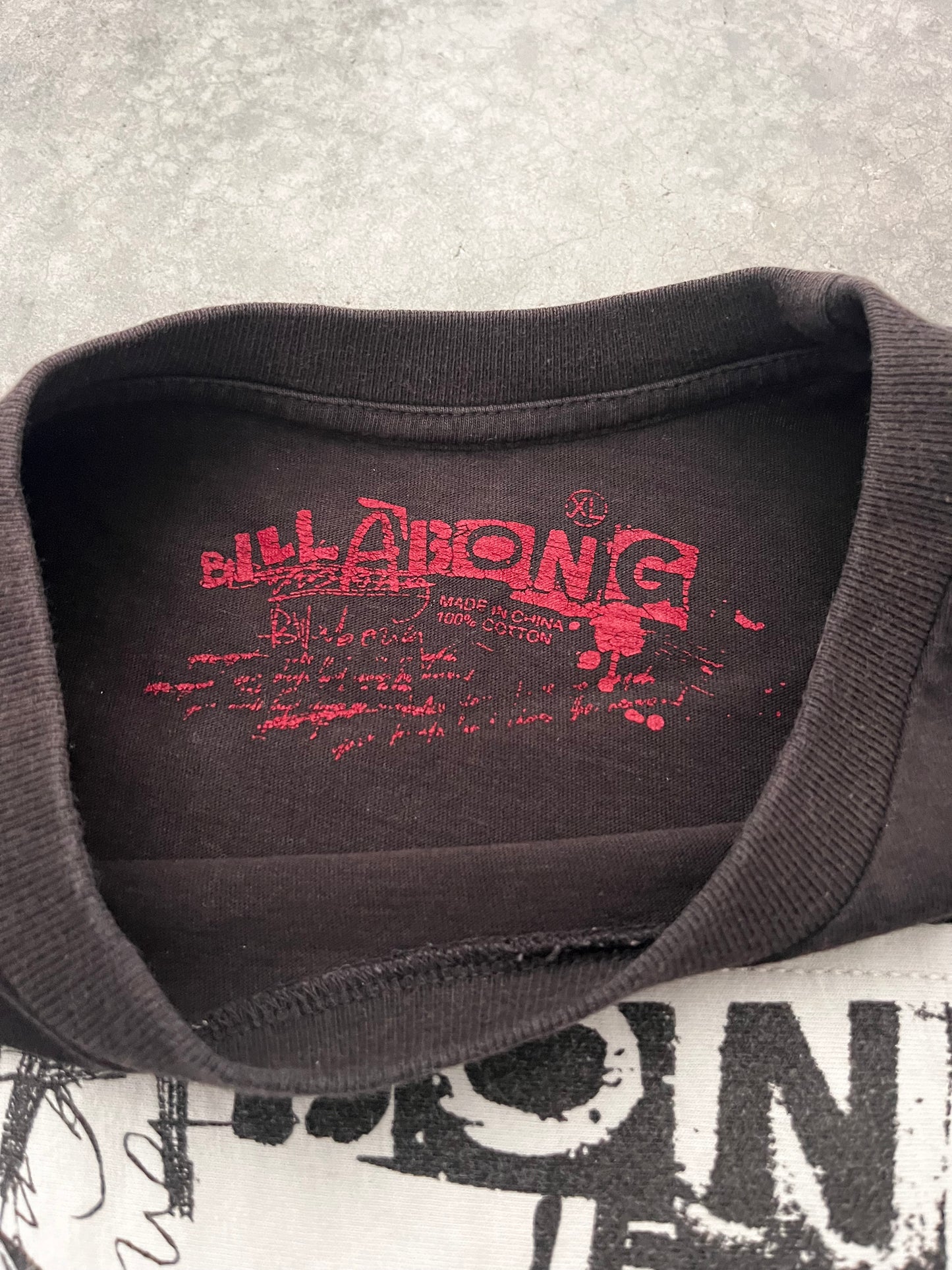billabong tee - XL