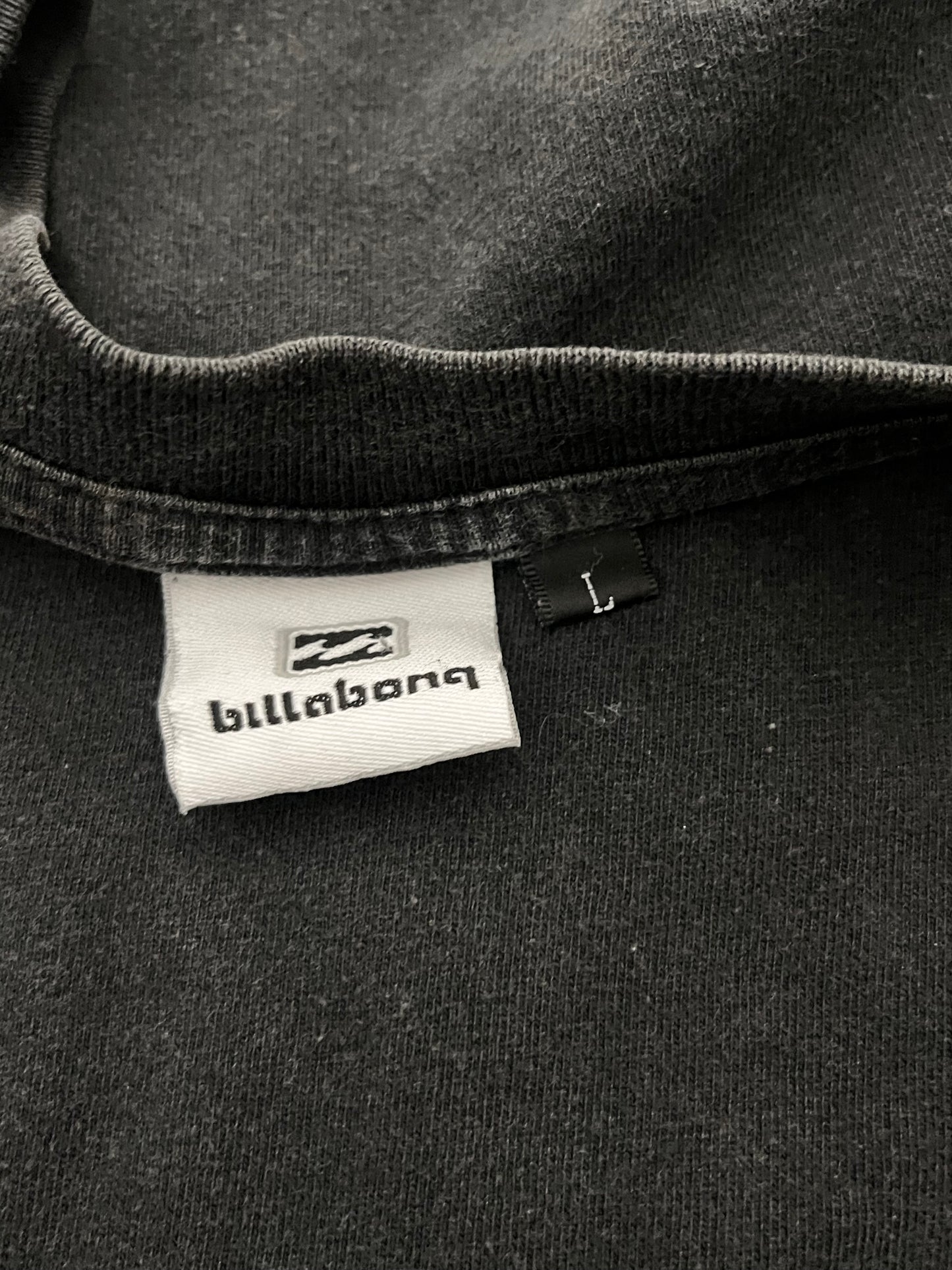 billabong tee - L