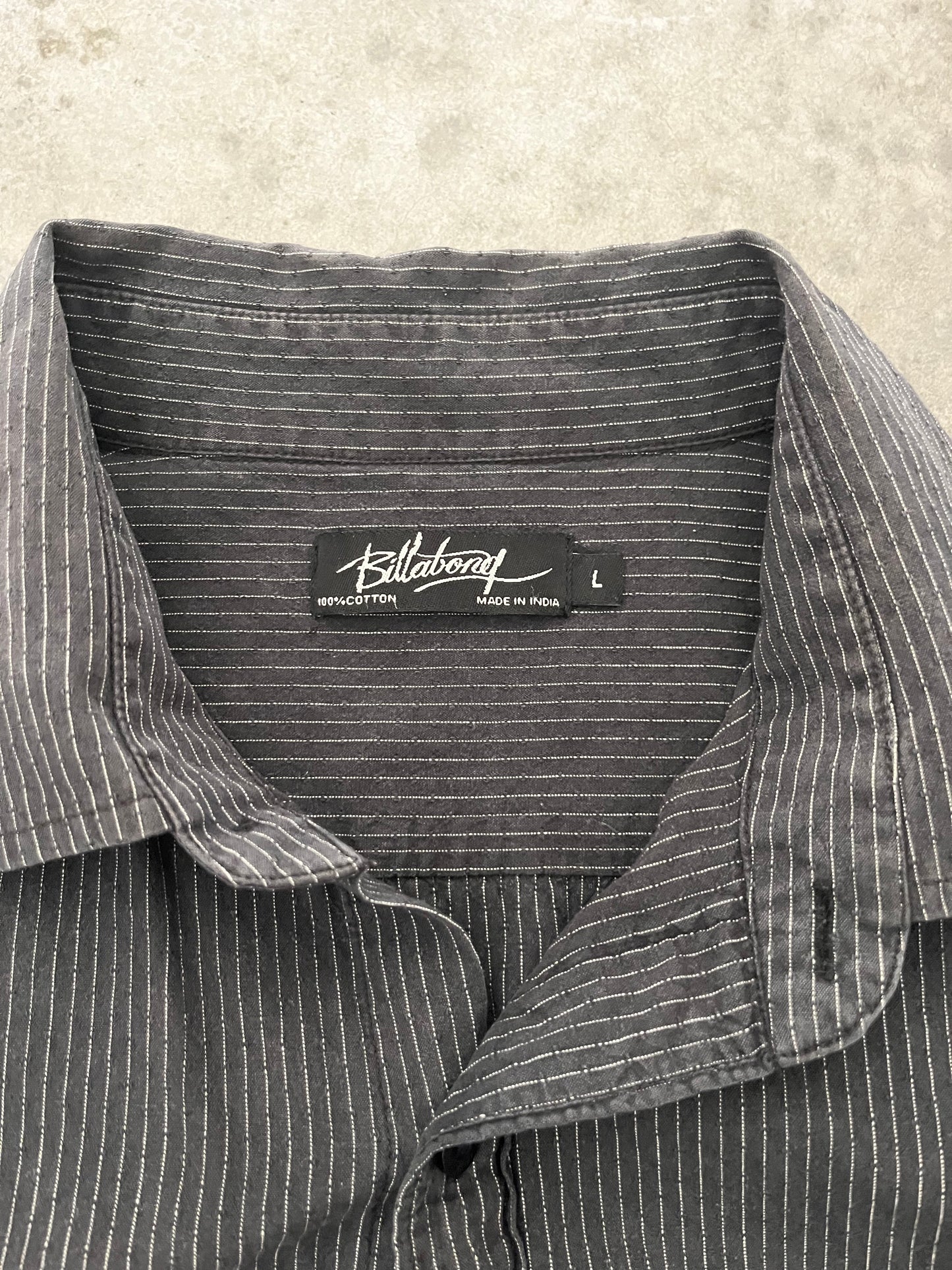 Billabong button up - L