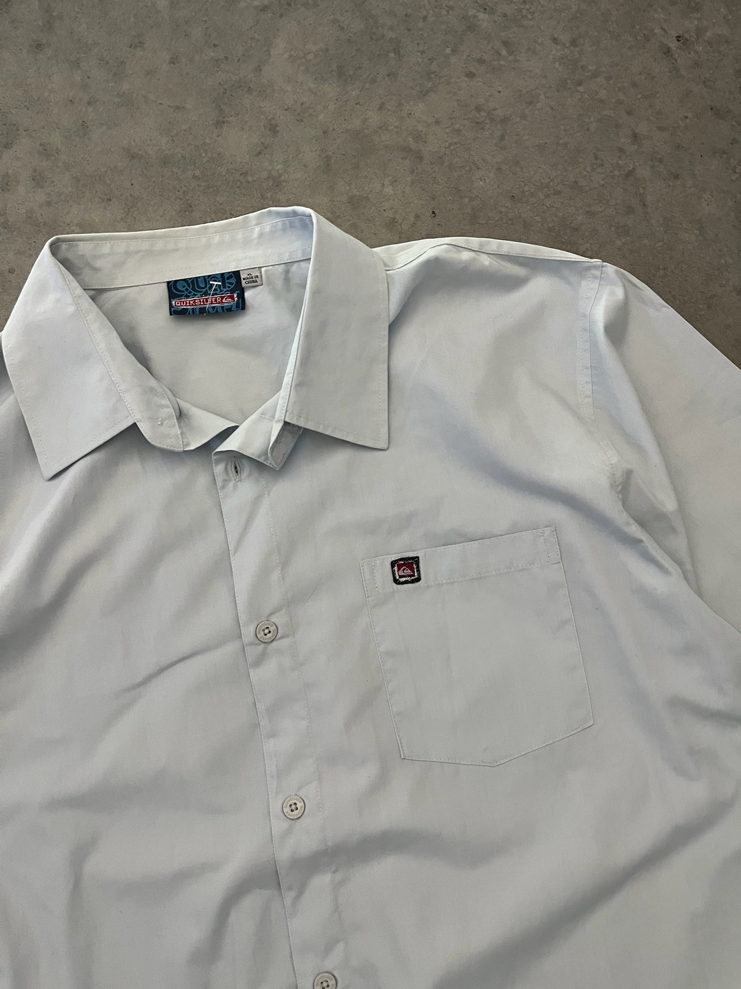 quiksilver button up - XL