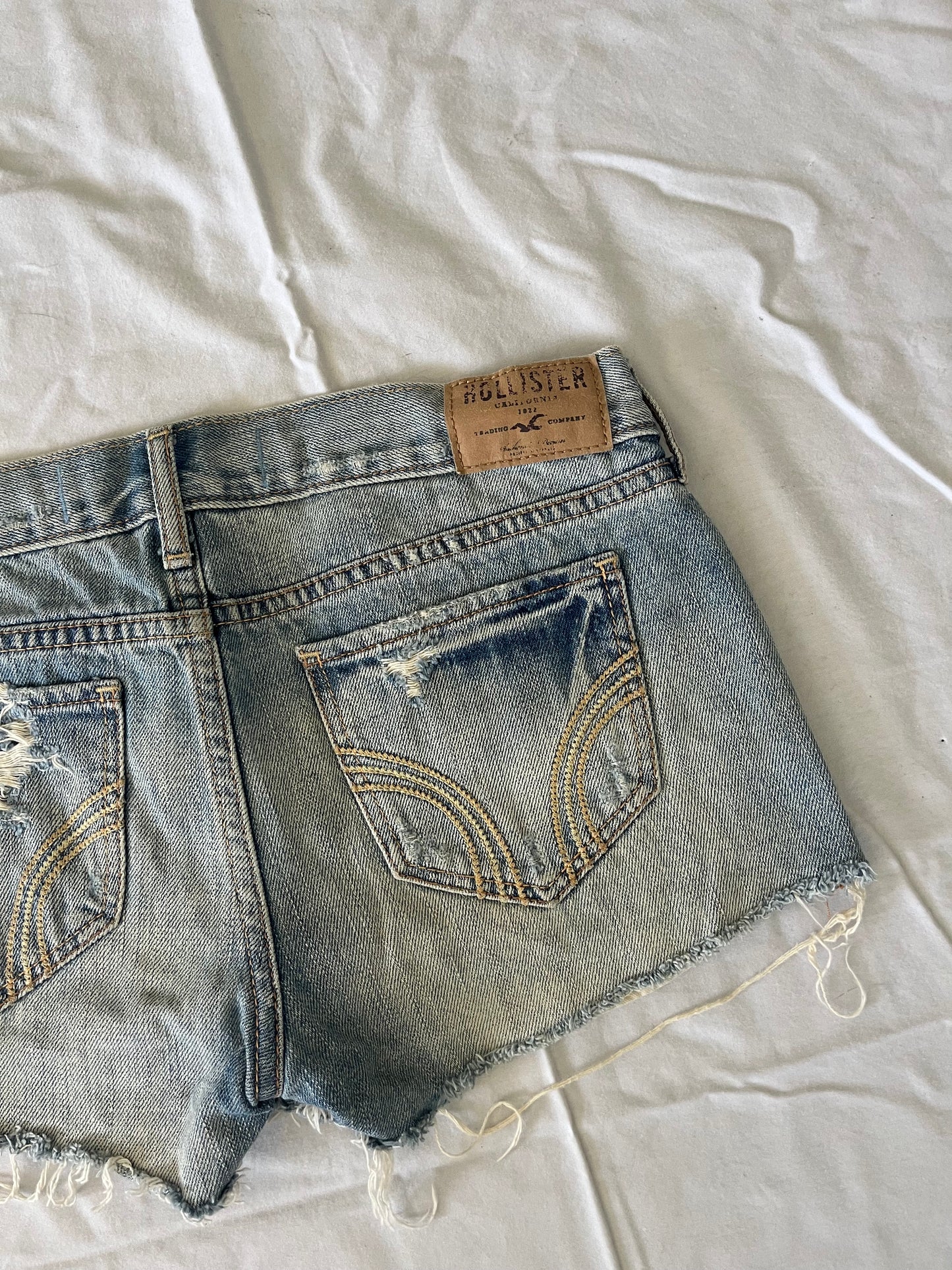 hollister denim mini shorts - 29