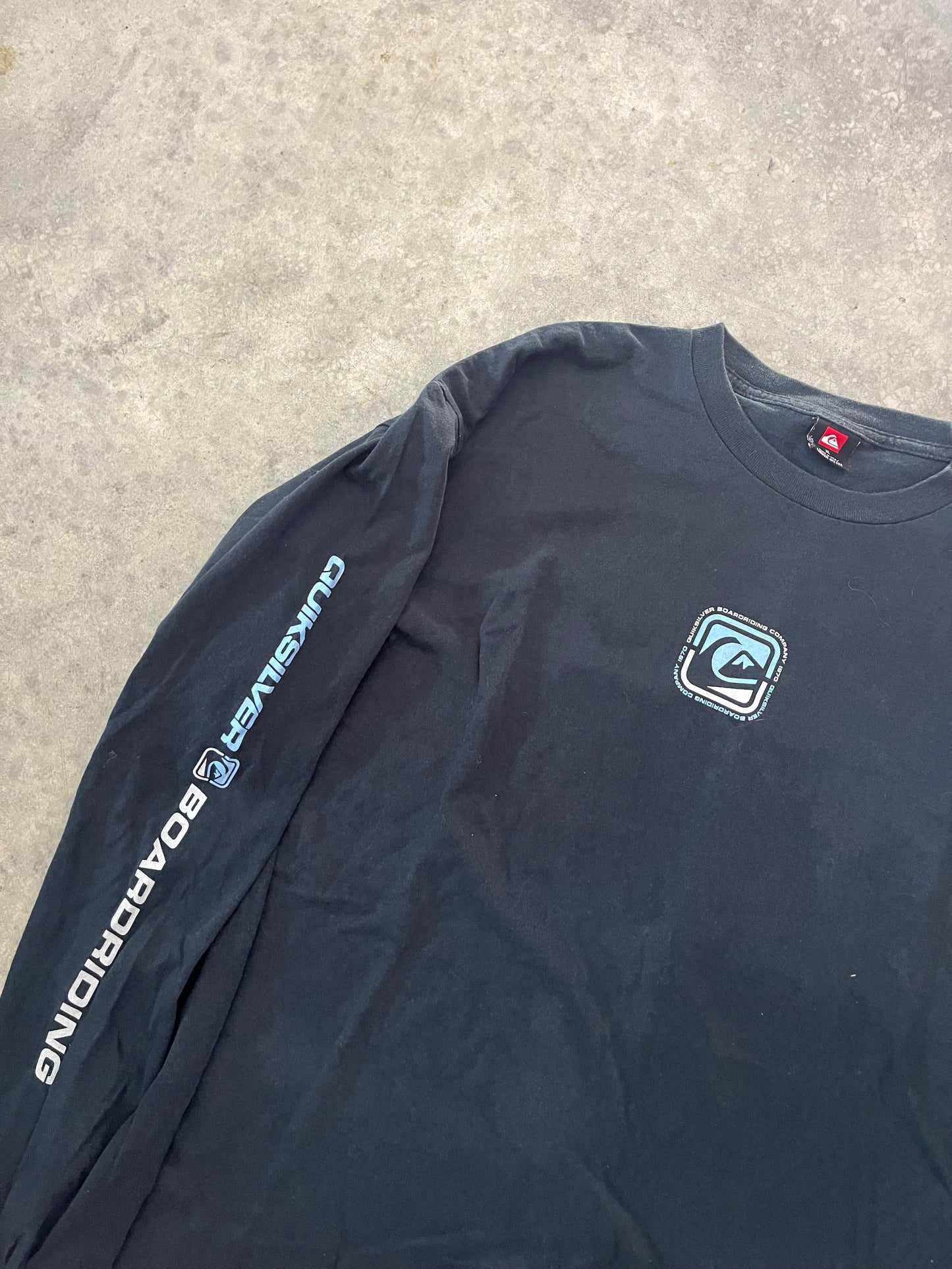 quiksilver long sleeve - XL