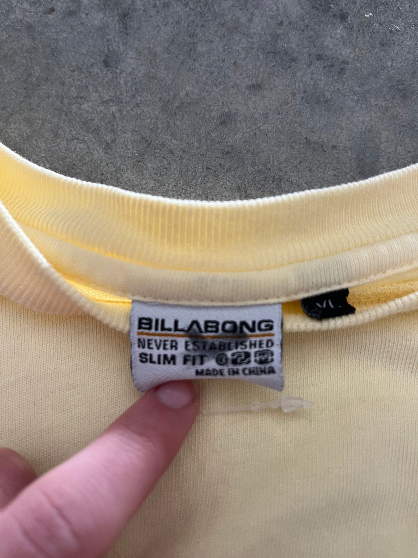 vintage billabong tee