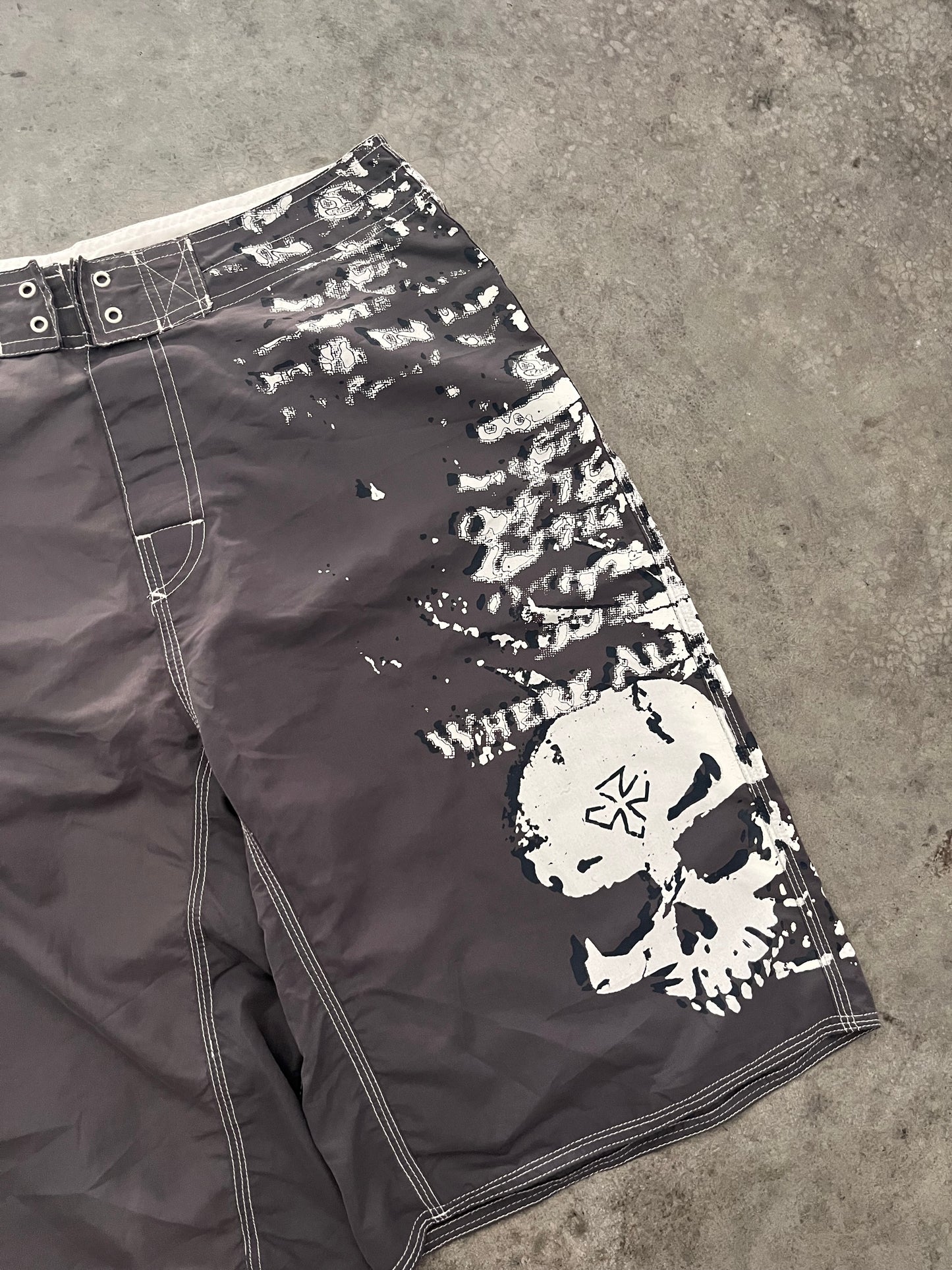 Y2K boardshorts - 32