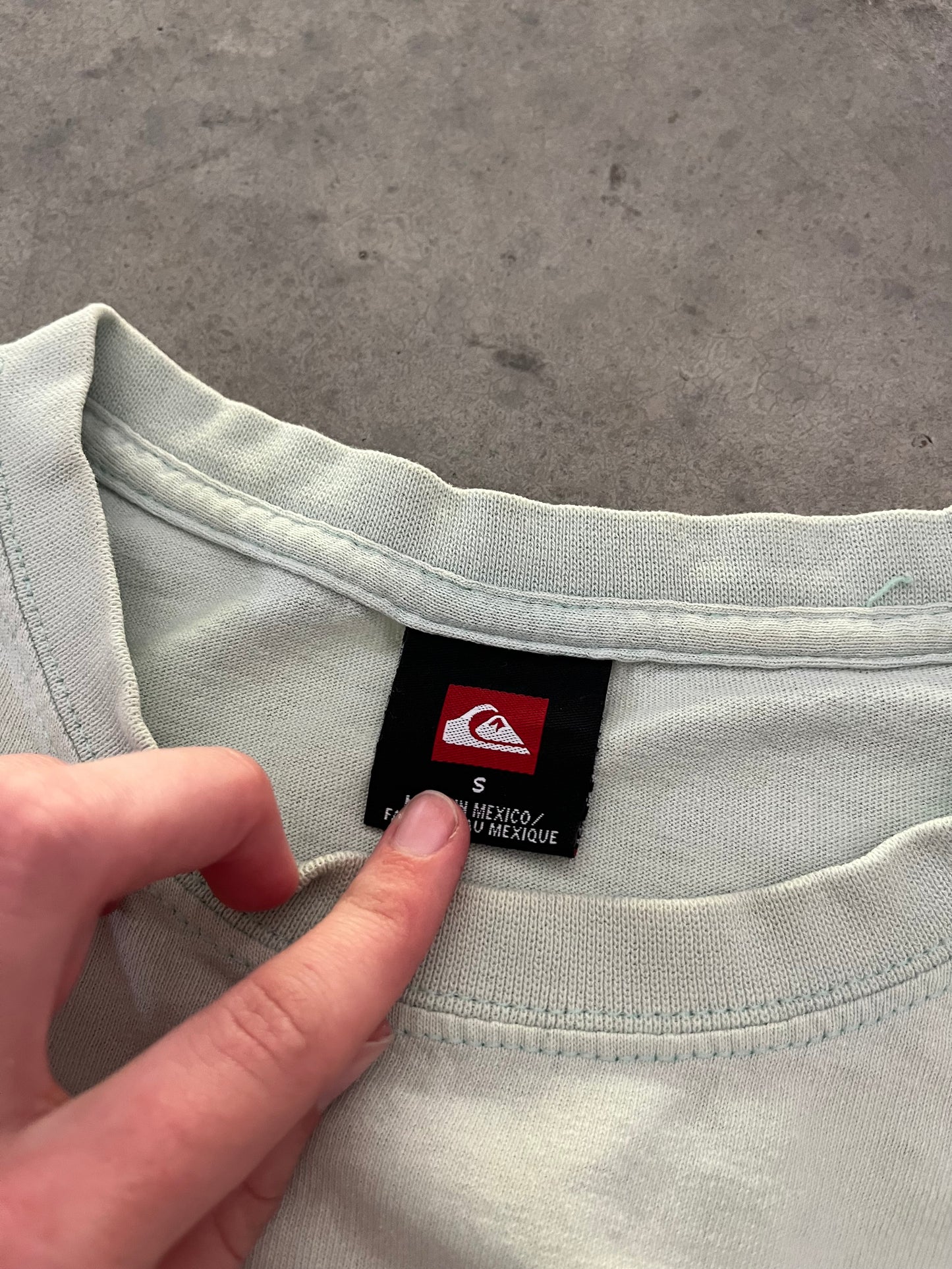 quiksilver tee - M