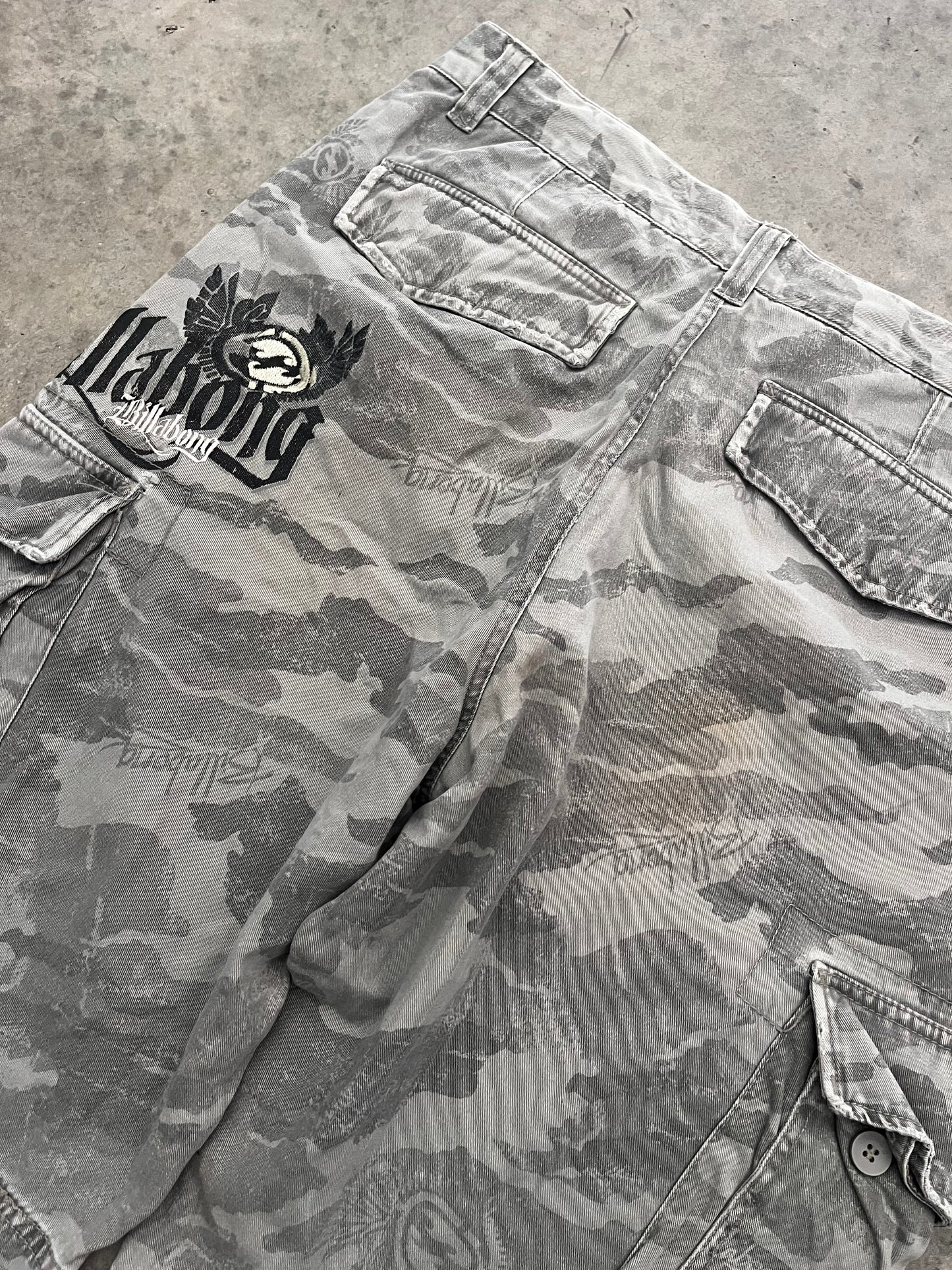 billabong camo shorts - 34