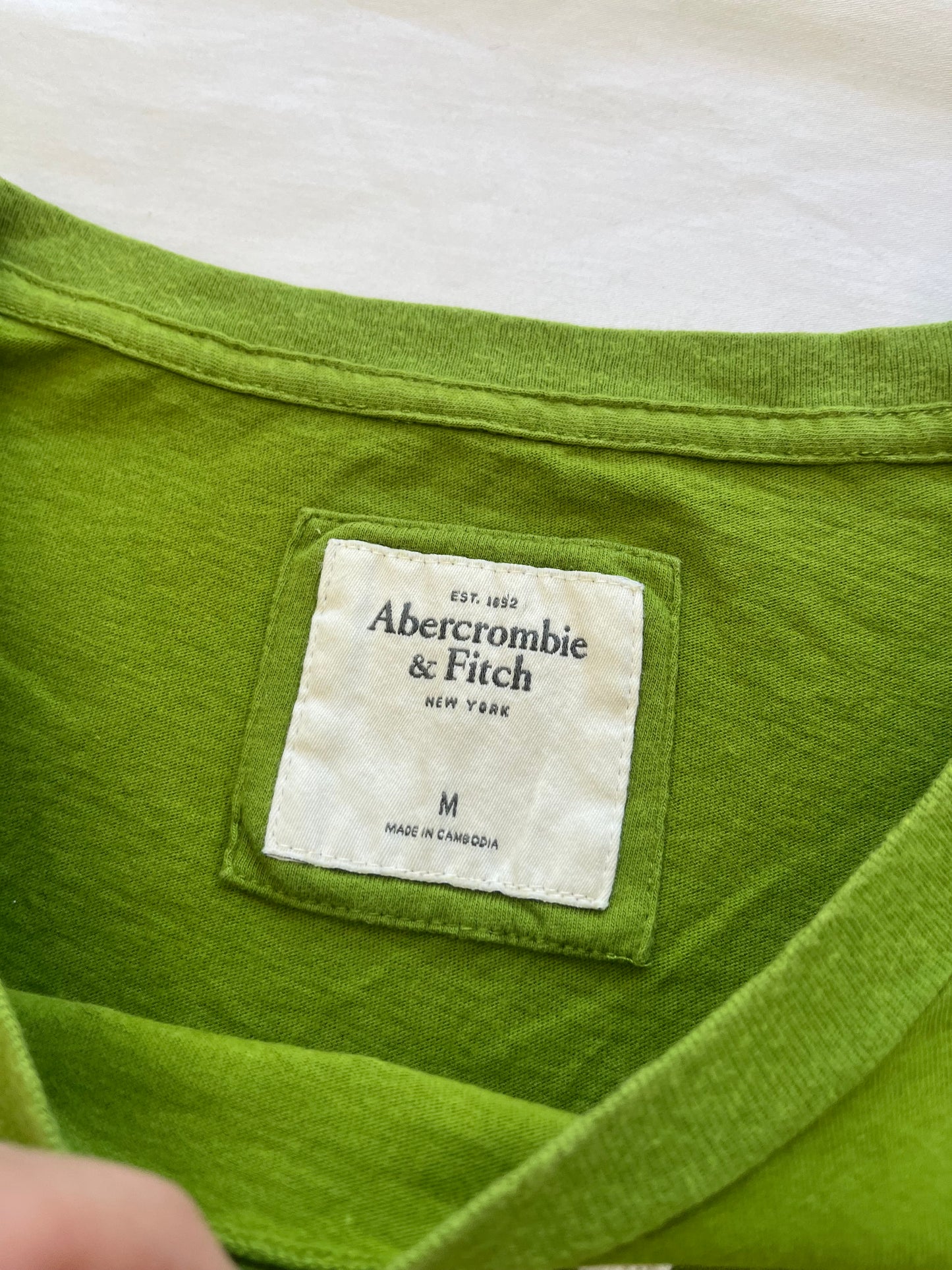 abercrombie and fitch babytee - M