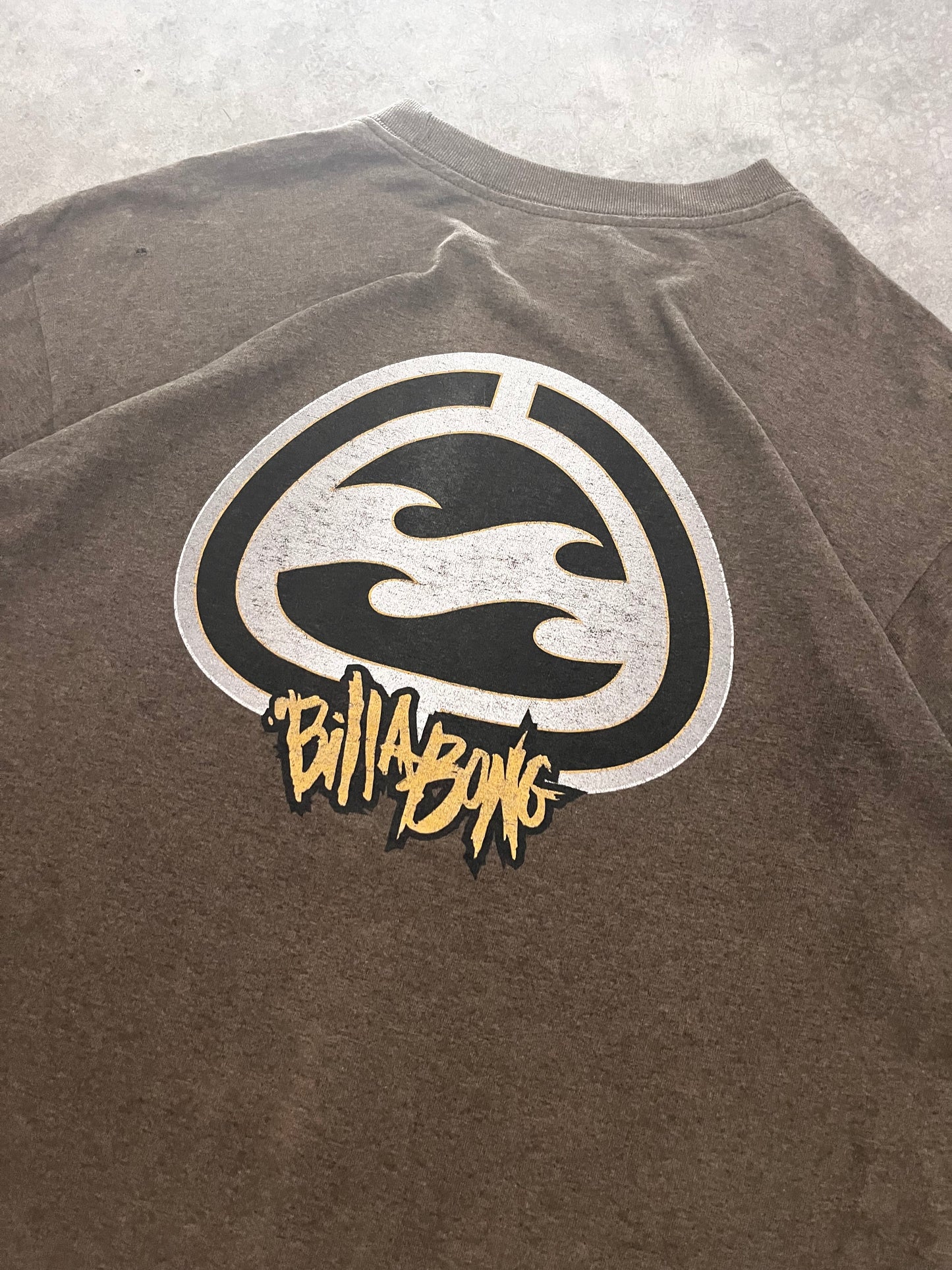 billabong tee - L
