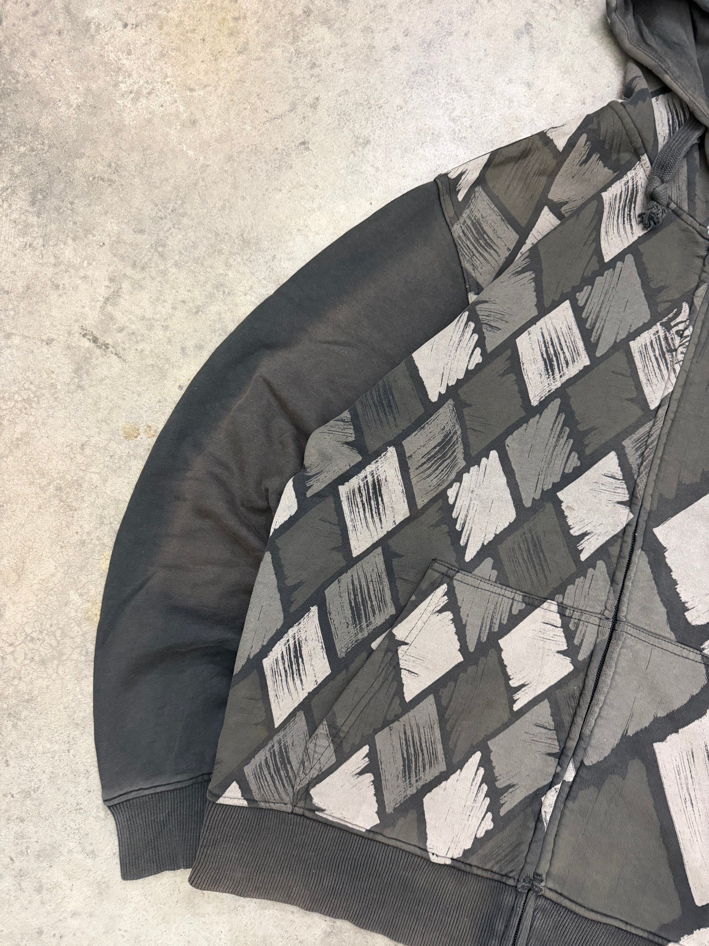quiksilver faded zip up hoodie - M