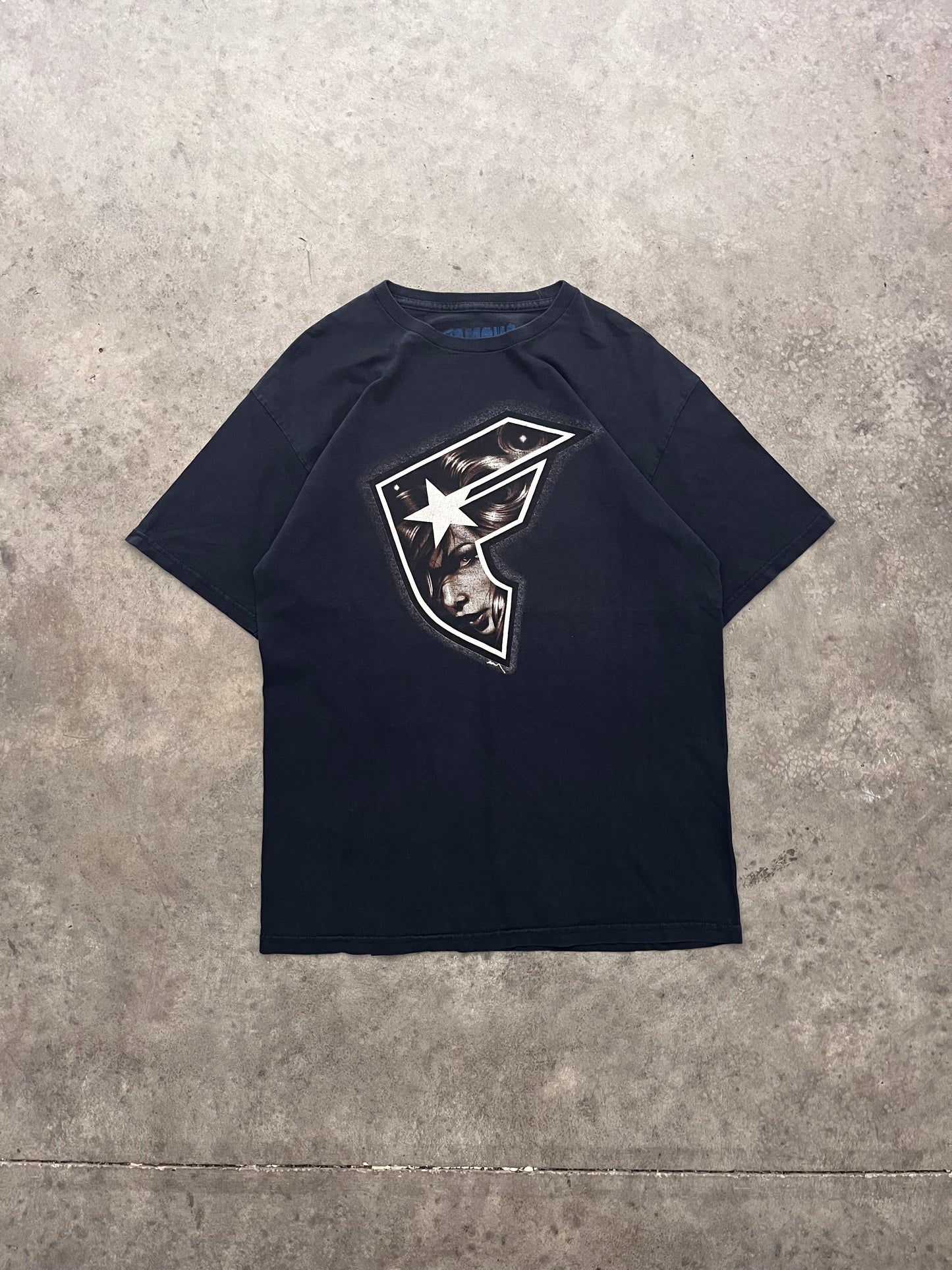 Famous tee - M