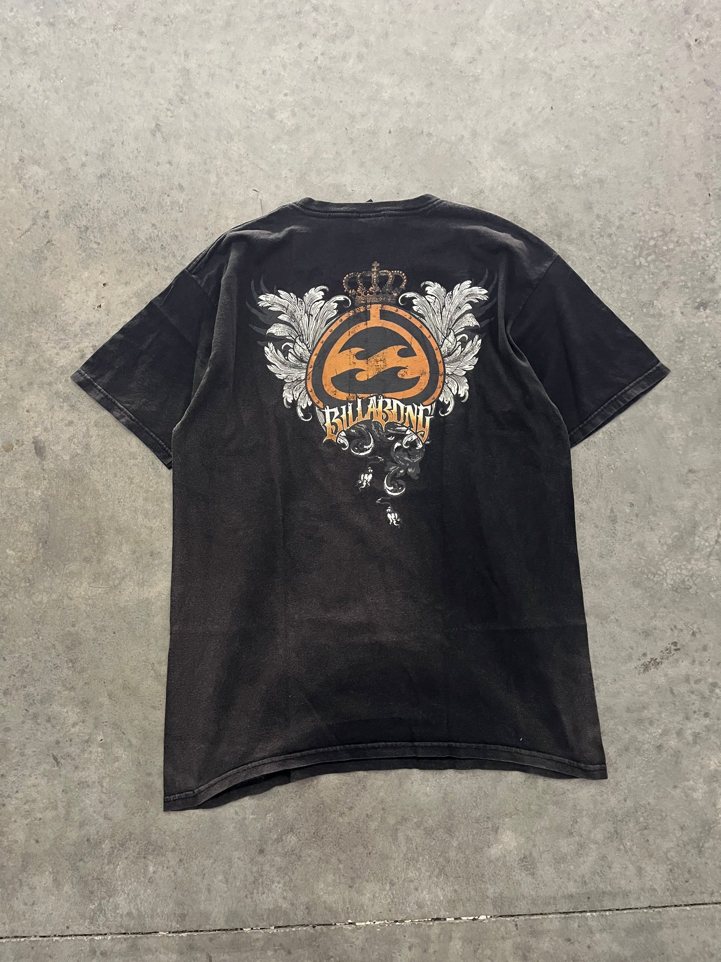 faded billabong tee - L