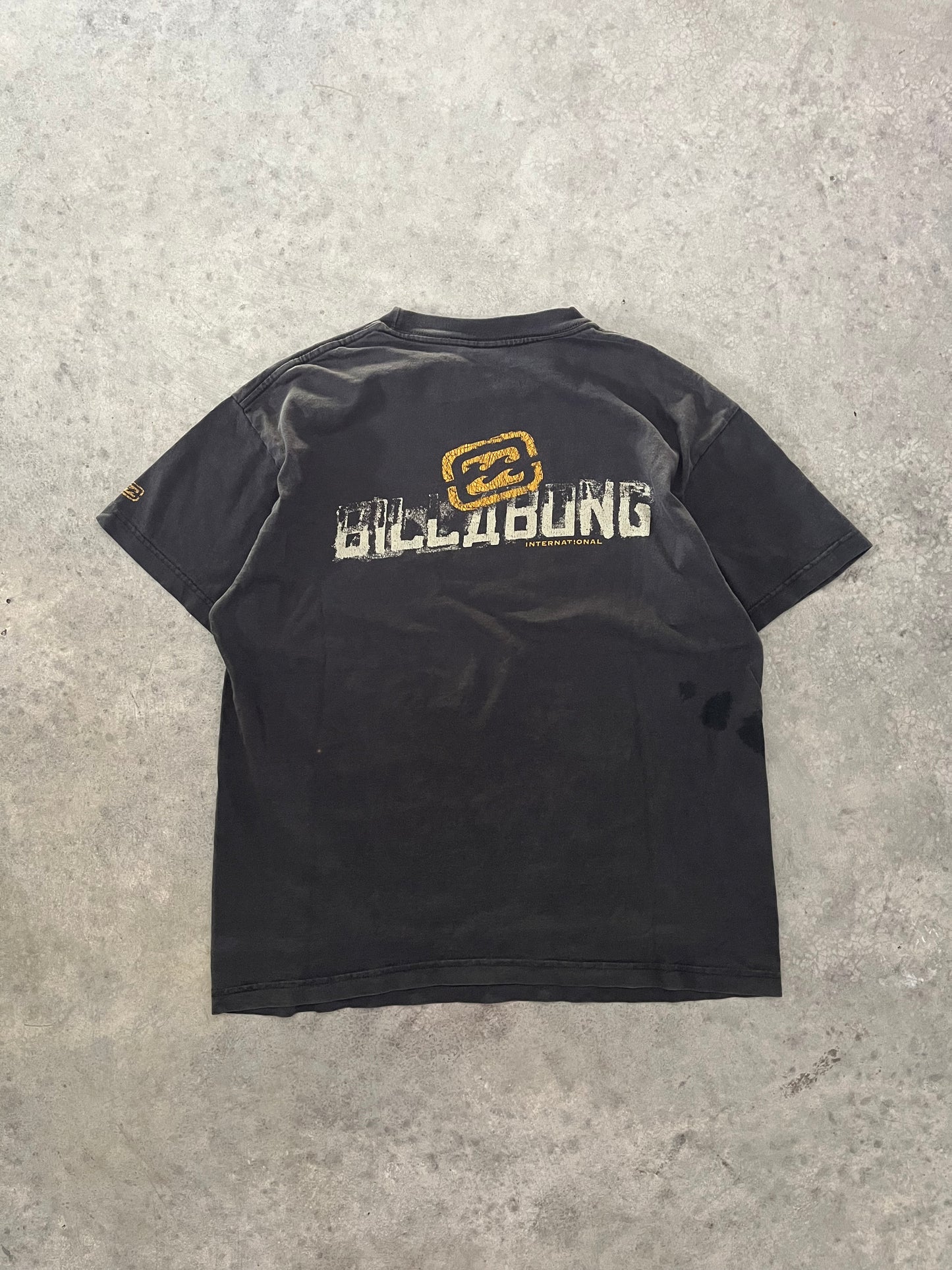 billabong tee - L