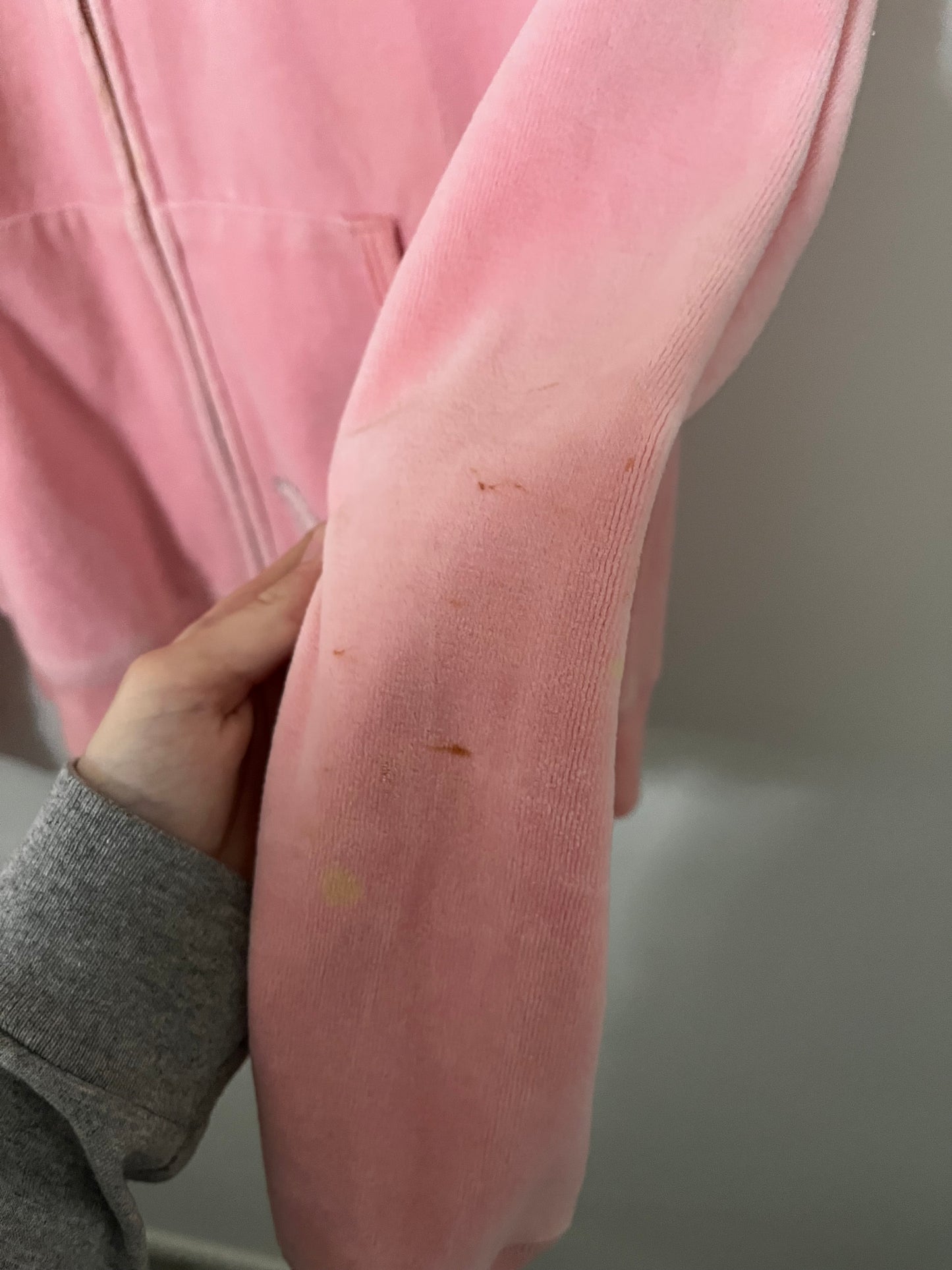 2000’s VS pink velour zipup